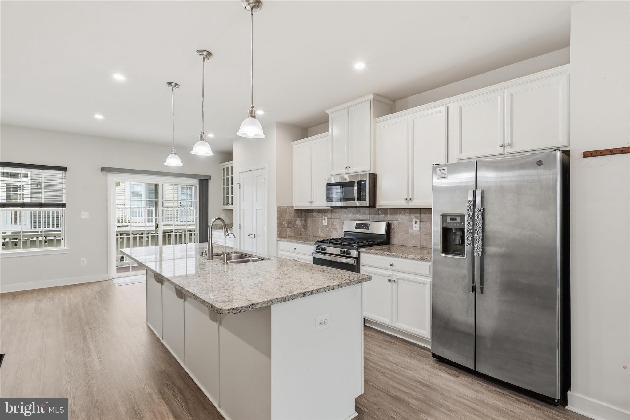 ARCOLA TOWN CENTER - Residential