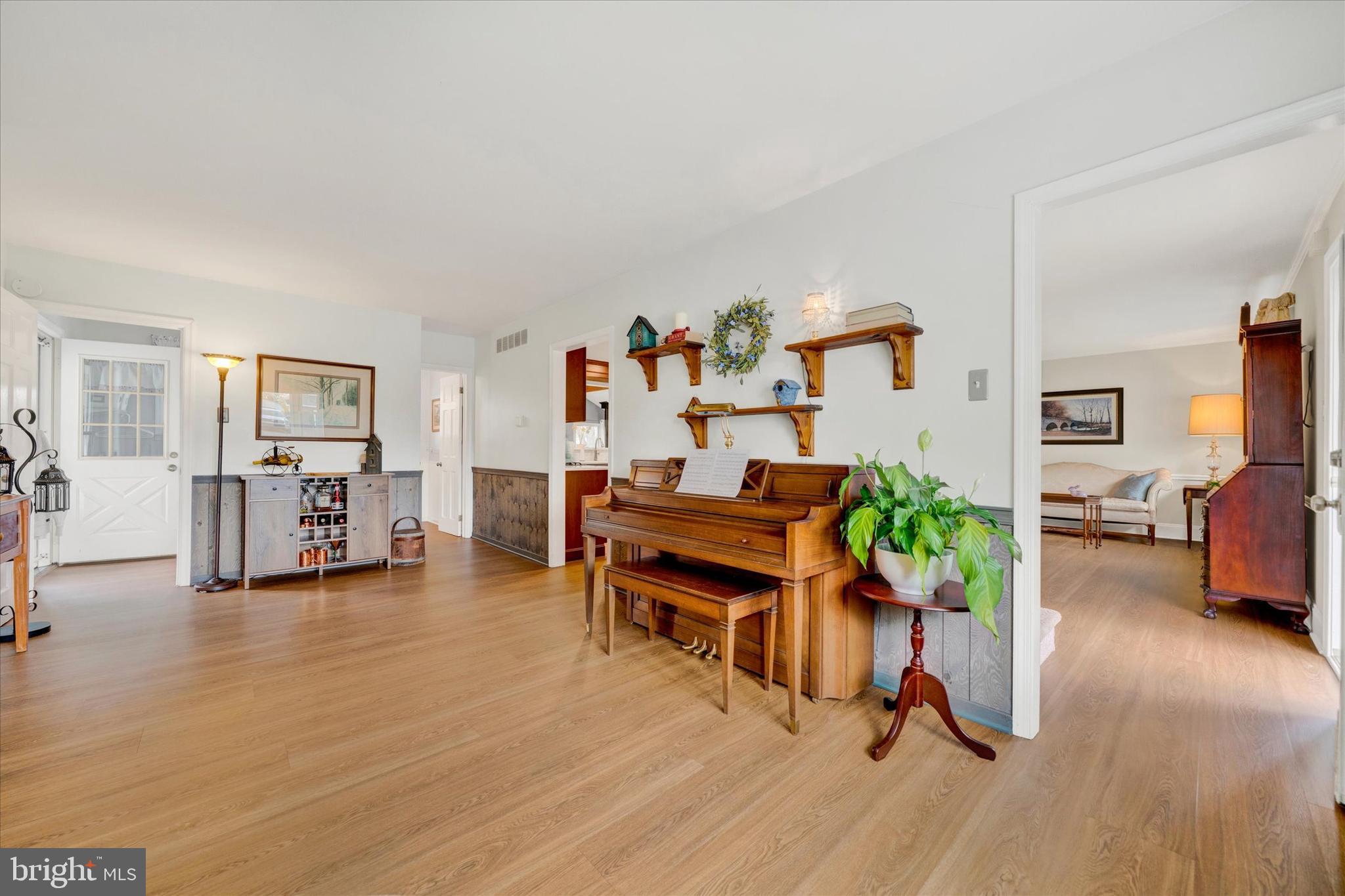 REGENT MANOR - Residential