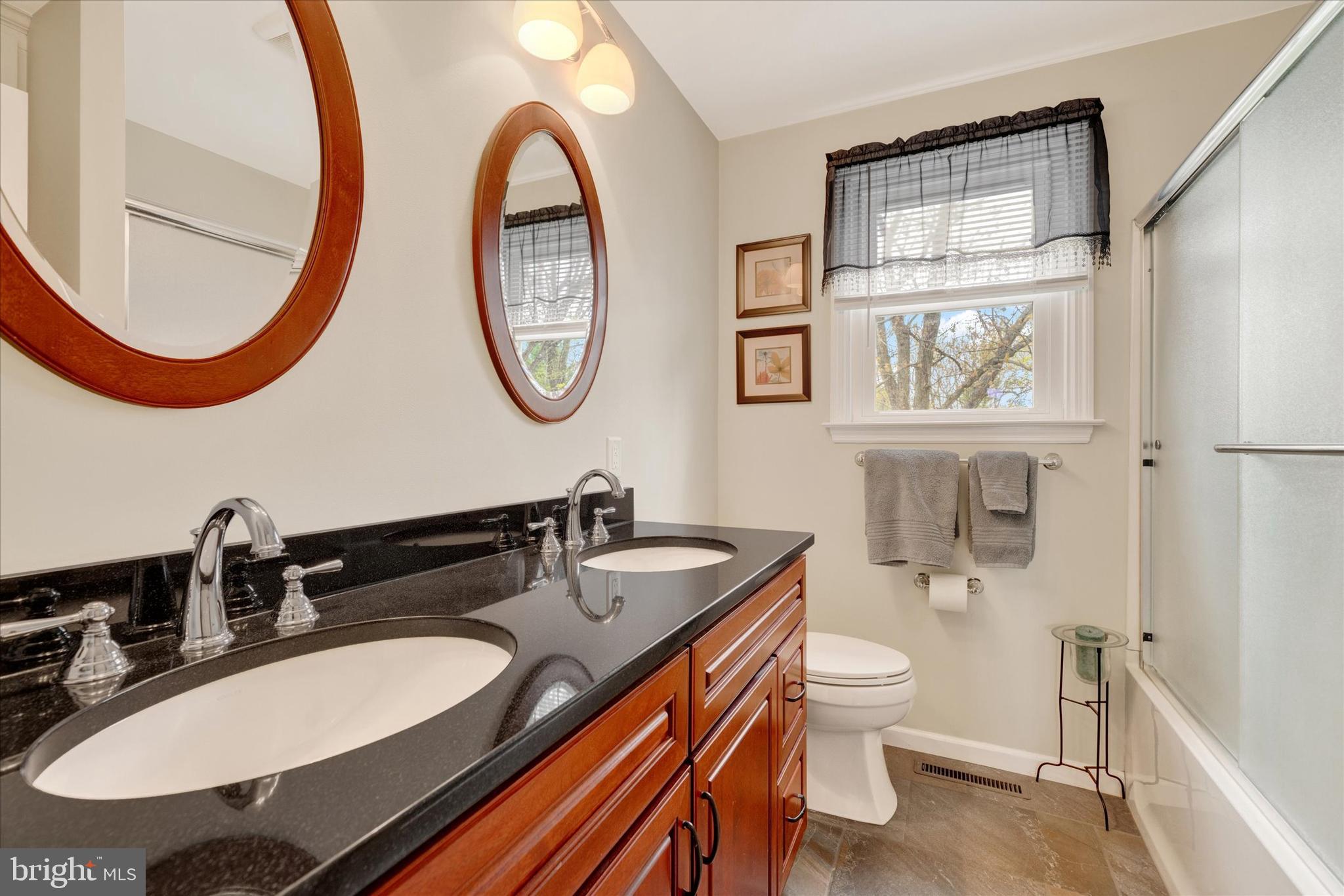 REGENT MANOR - Residential