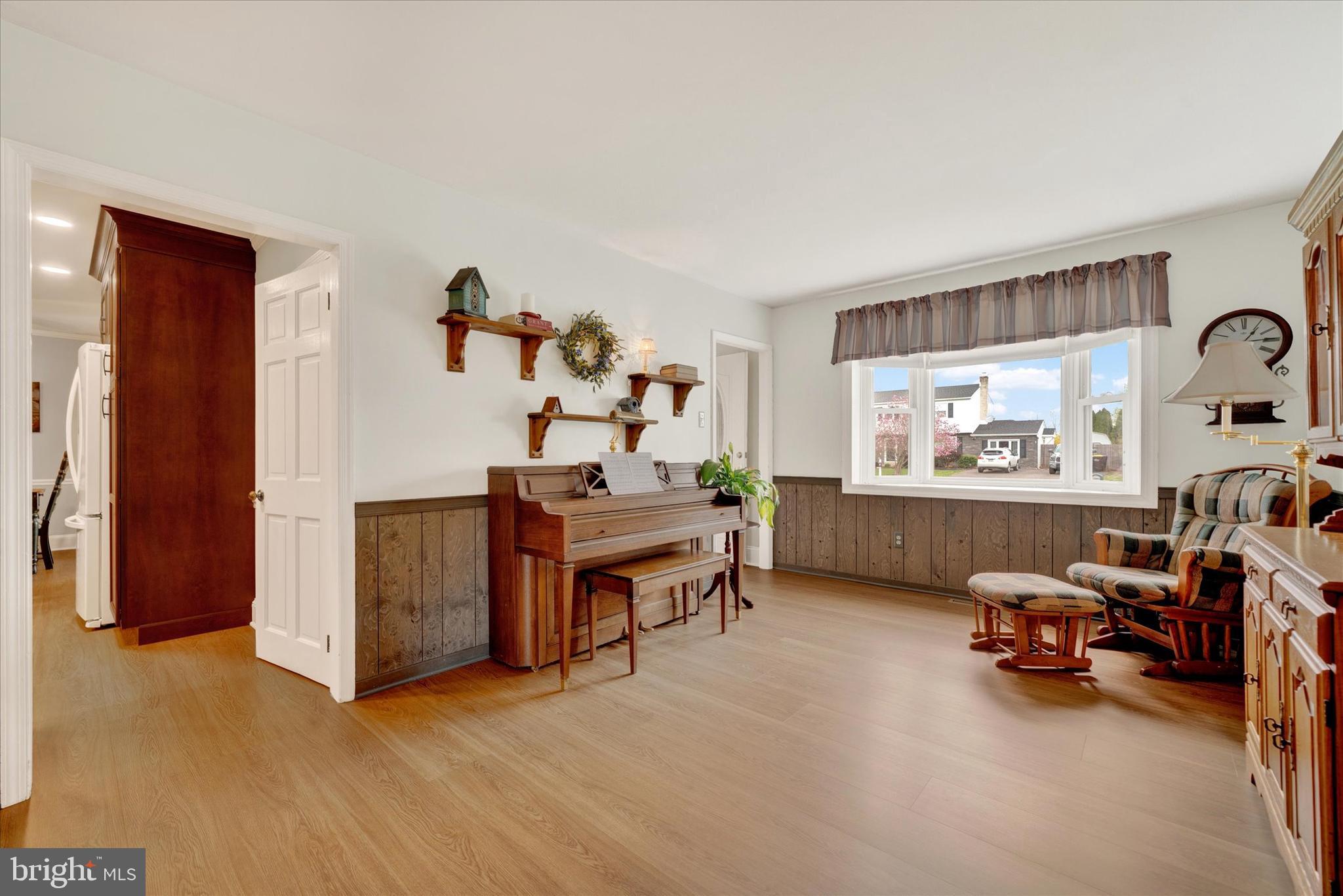 REGENT MANOR - Residential