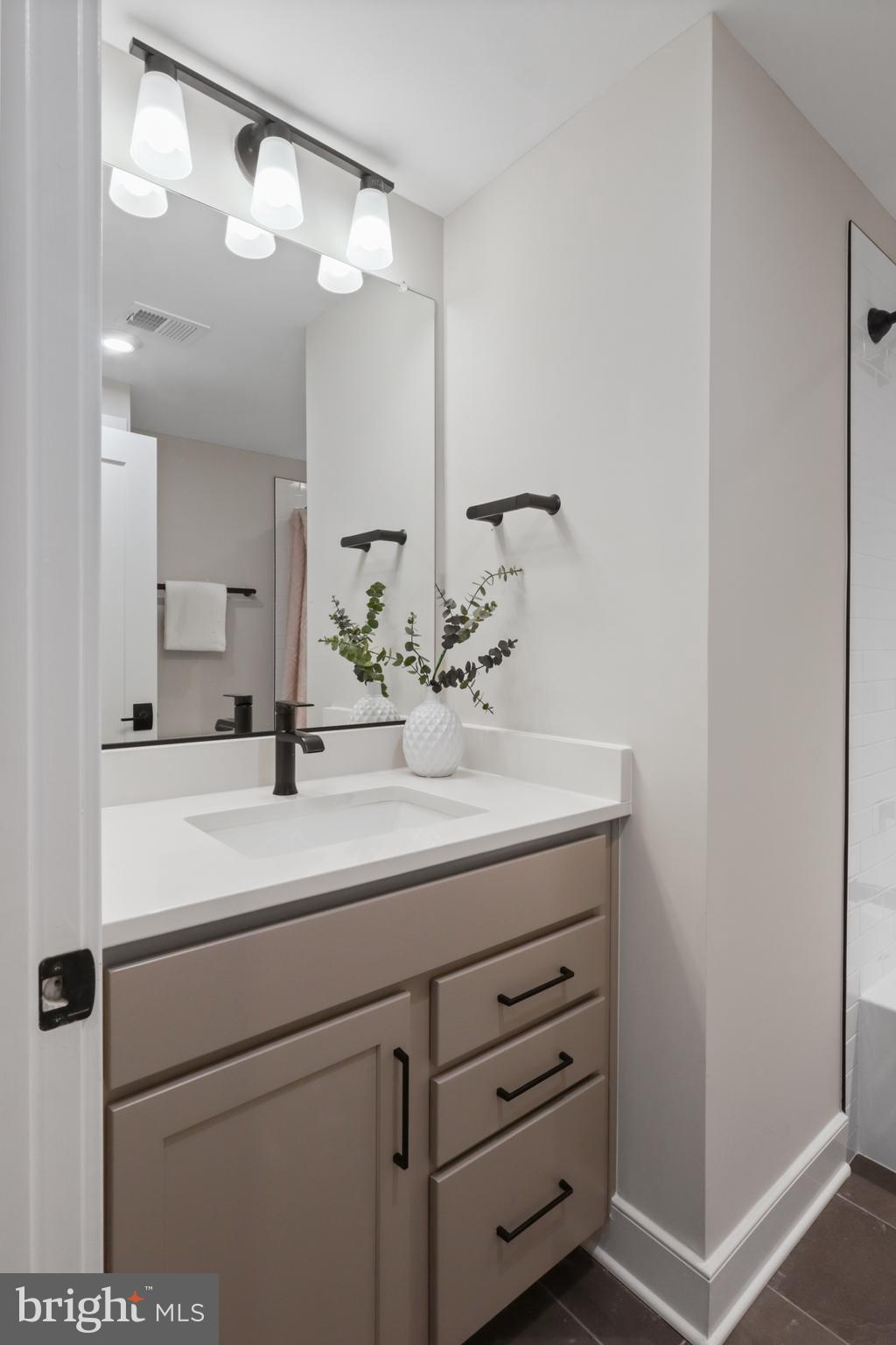 VIENNA WOODS - Residential