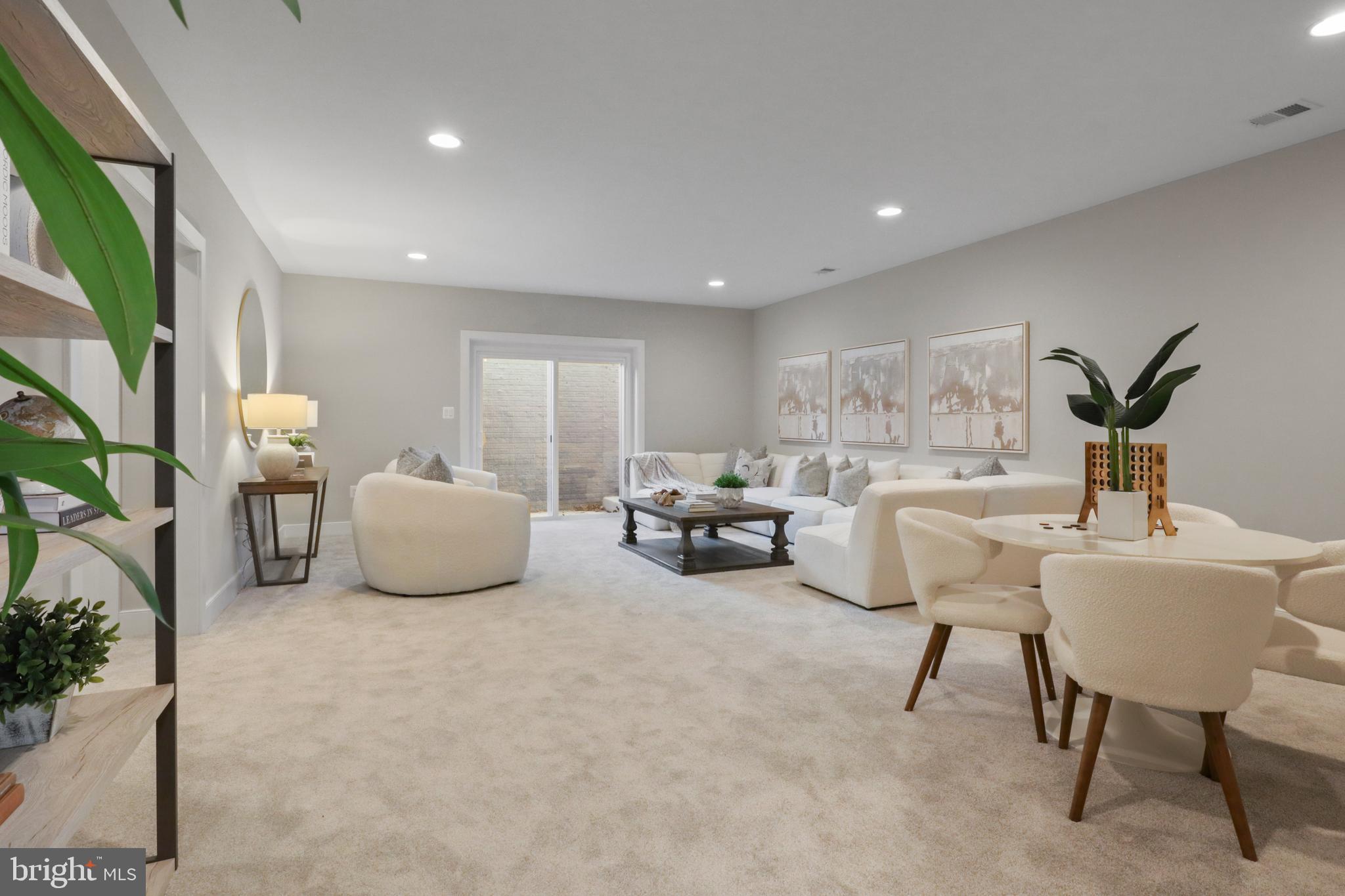 VIENNA WOODS - Residential