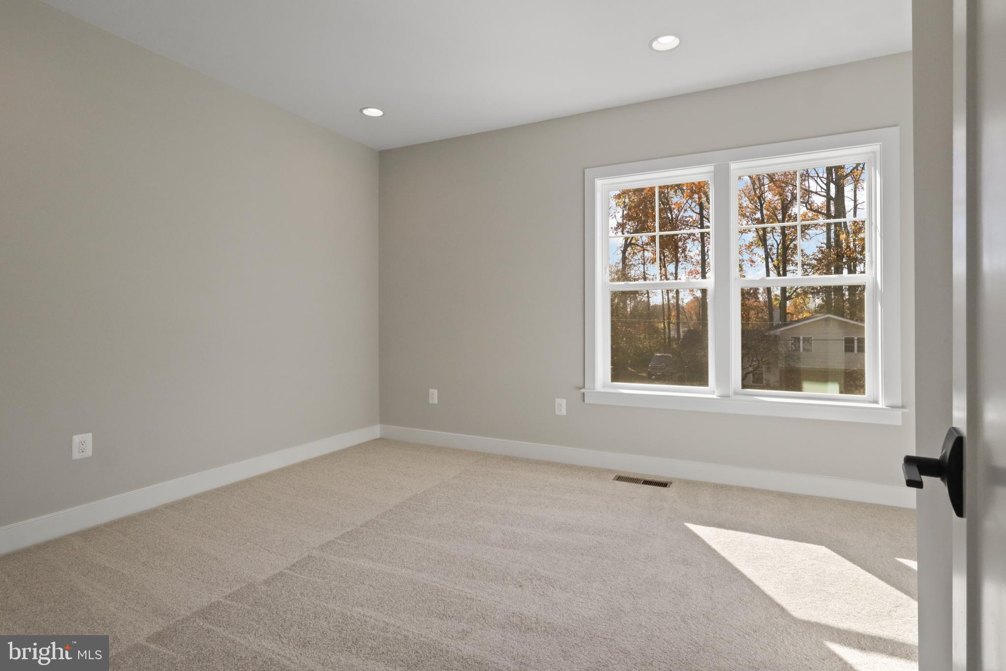 VIENNA WOODS - Residential