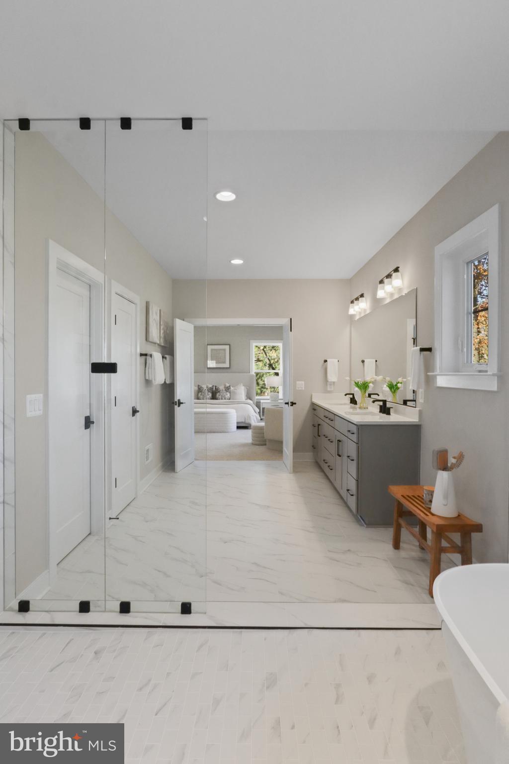 VIENNA WOODS - Residential