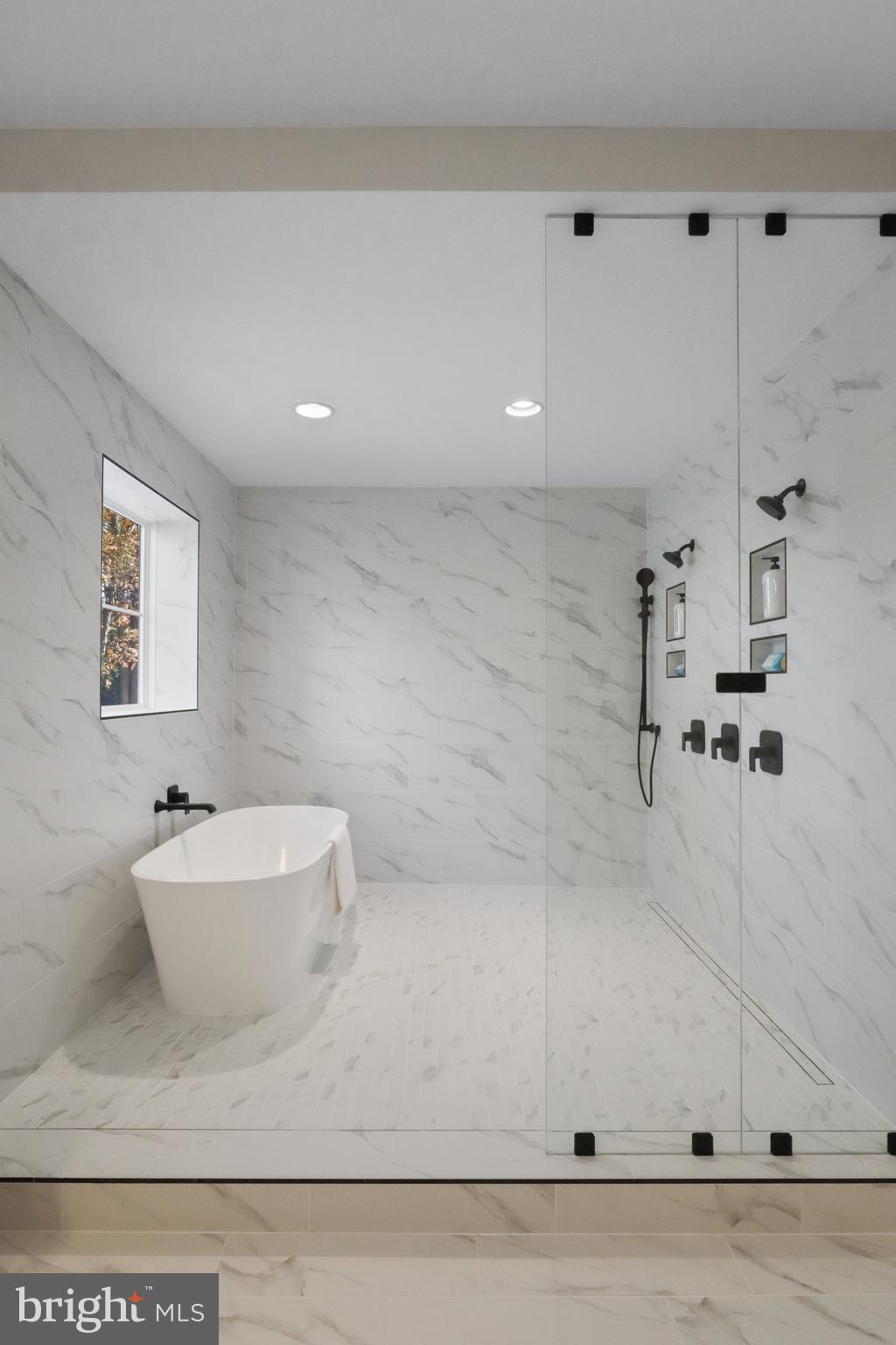 VIENNA WOODS - Residential