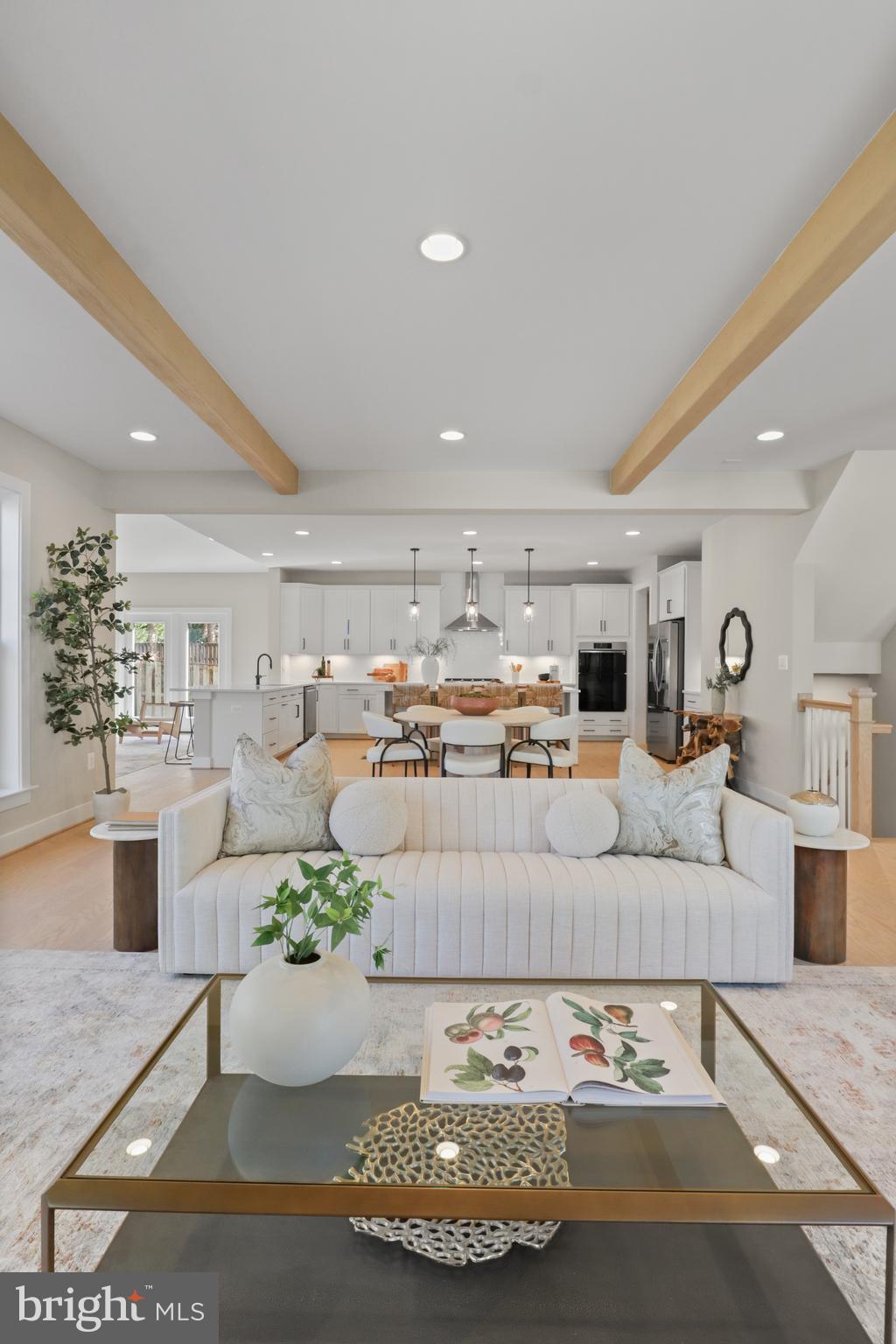 VIENNA WOODS - Residential