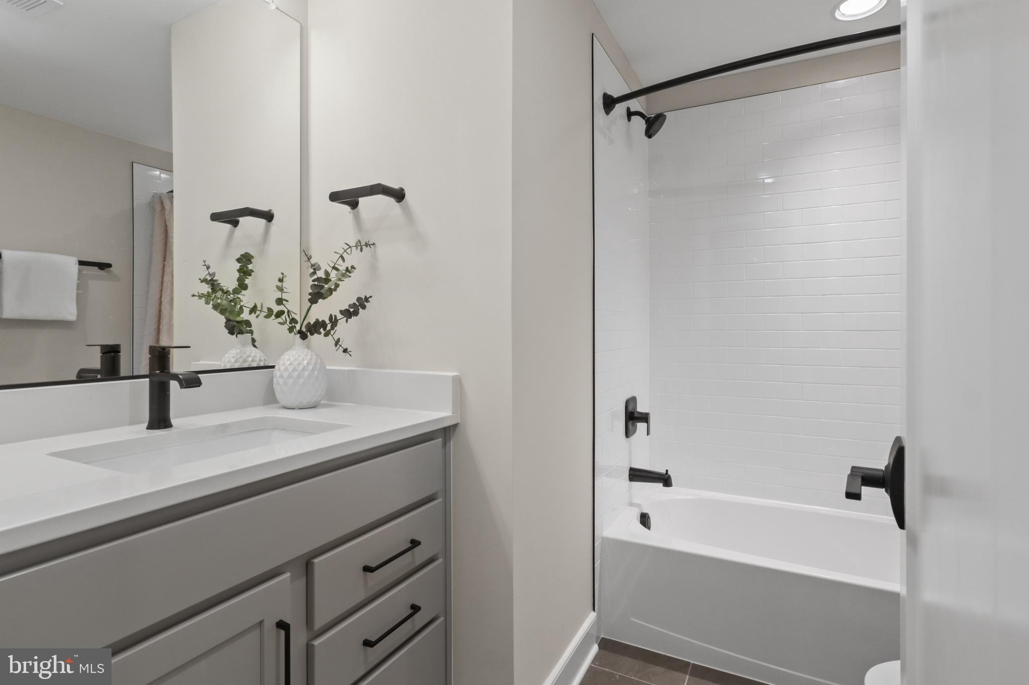 VIENNA WOODS - Residential