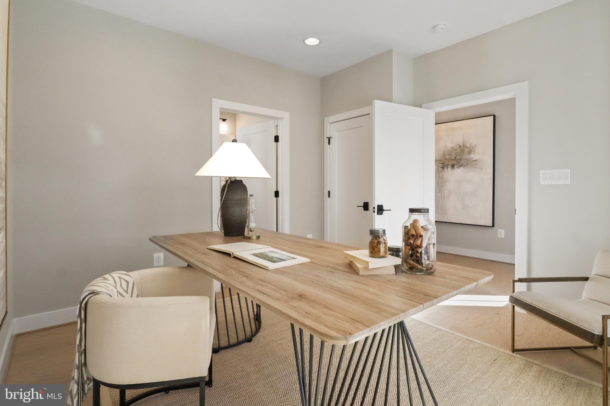 VIENNA WOODS - Residential