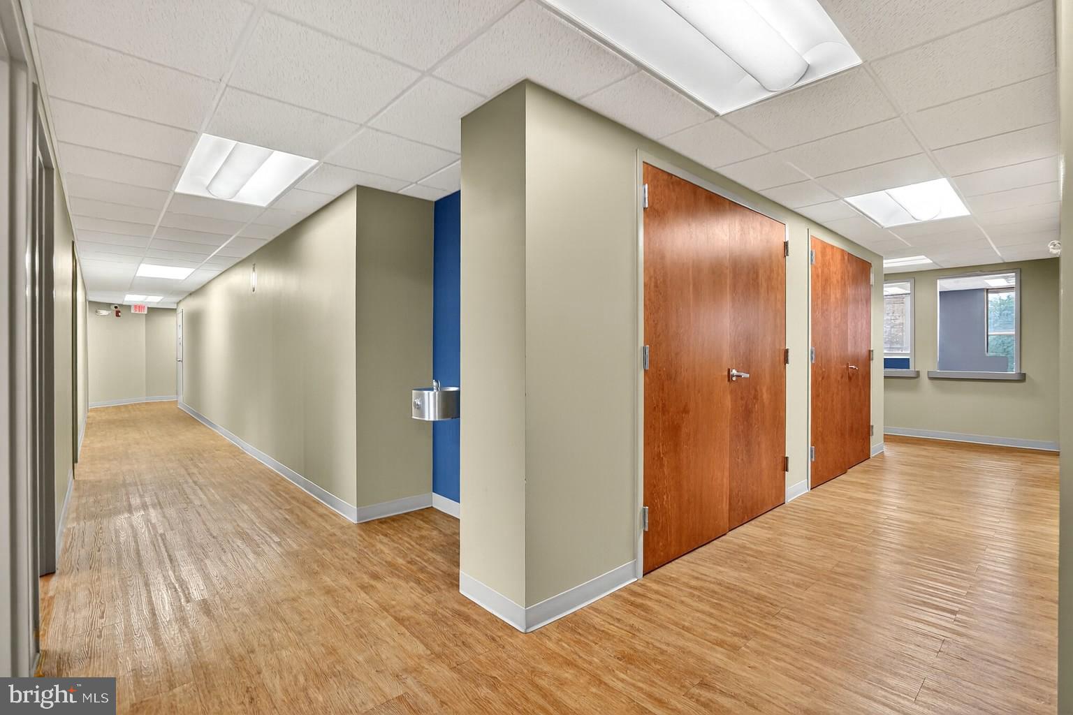 LAKE RIDGE - Commercial Sale