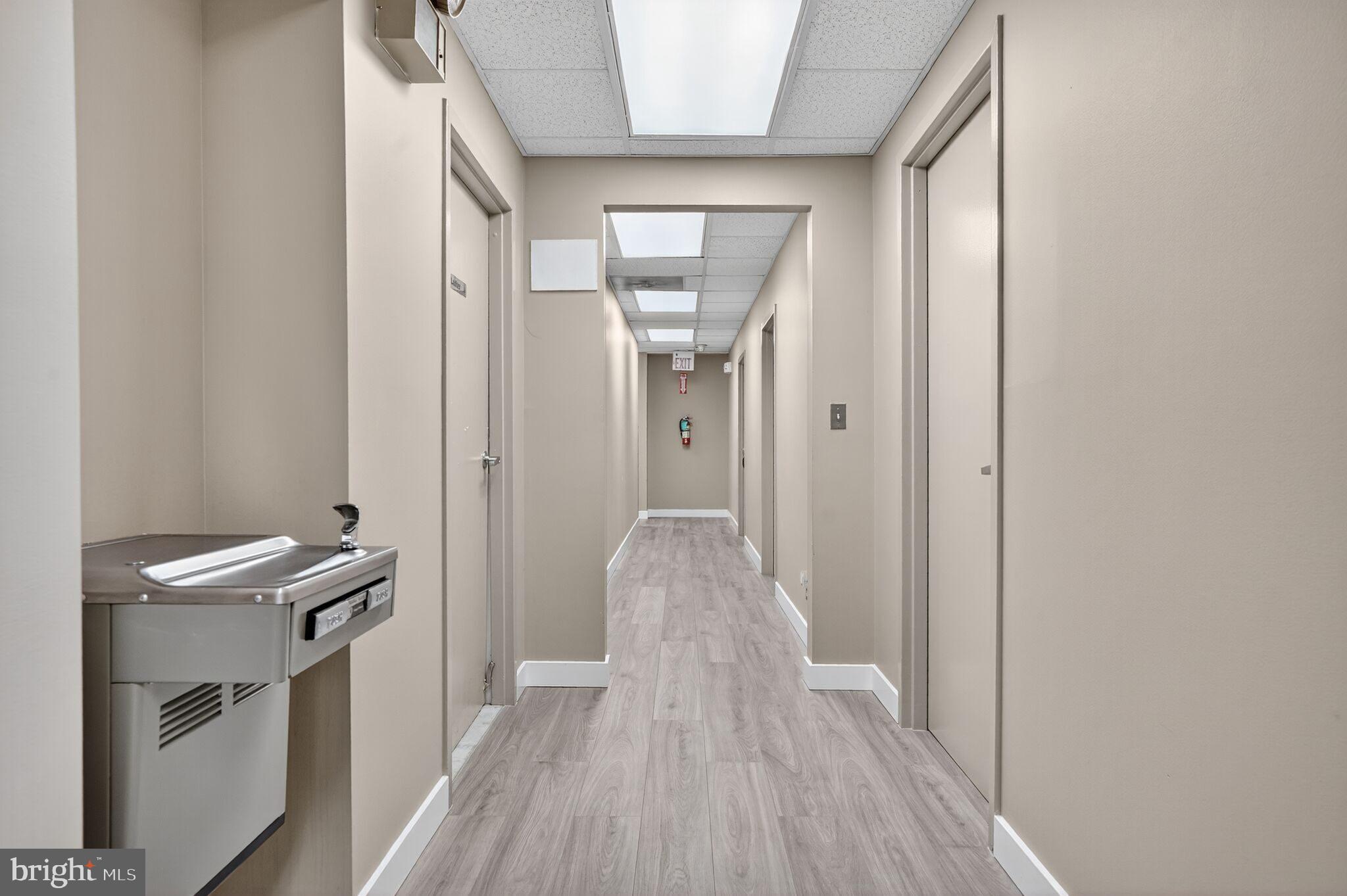 LAKE RIDGE - Commercial Sale