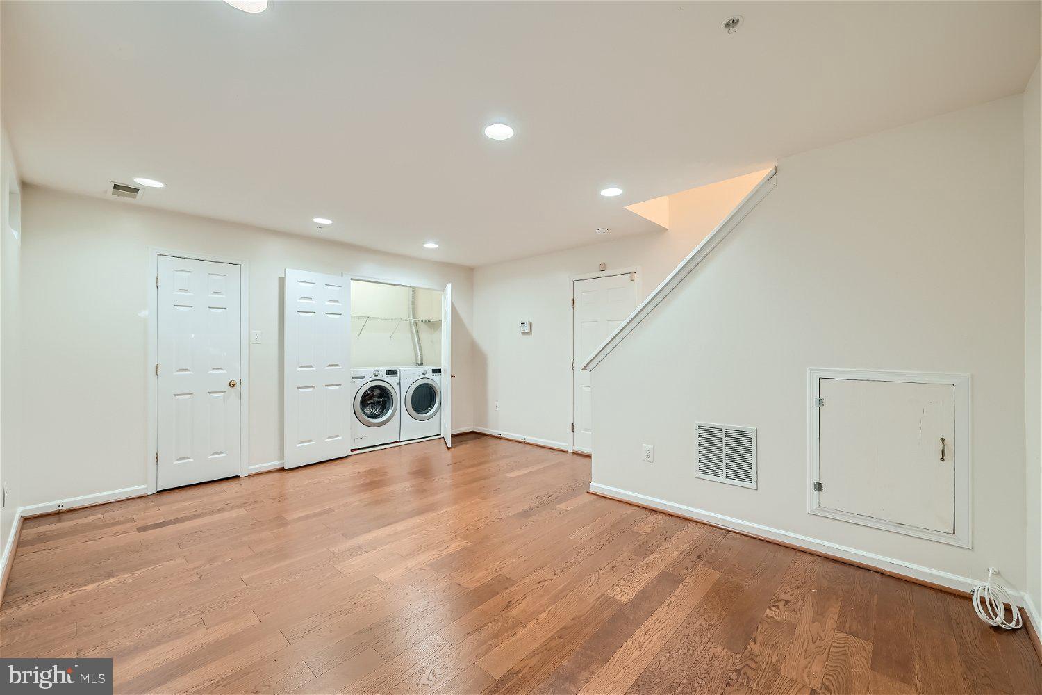 THE OAKS AT WATERS EDGE - Residential