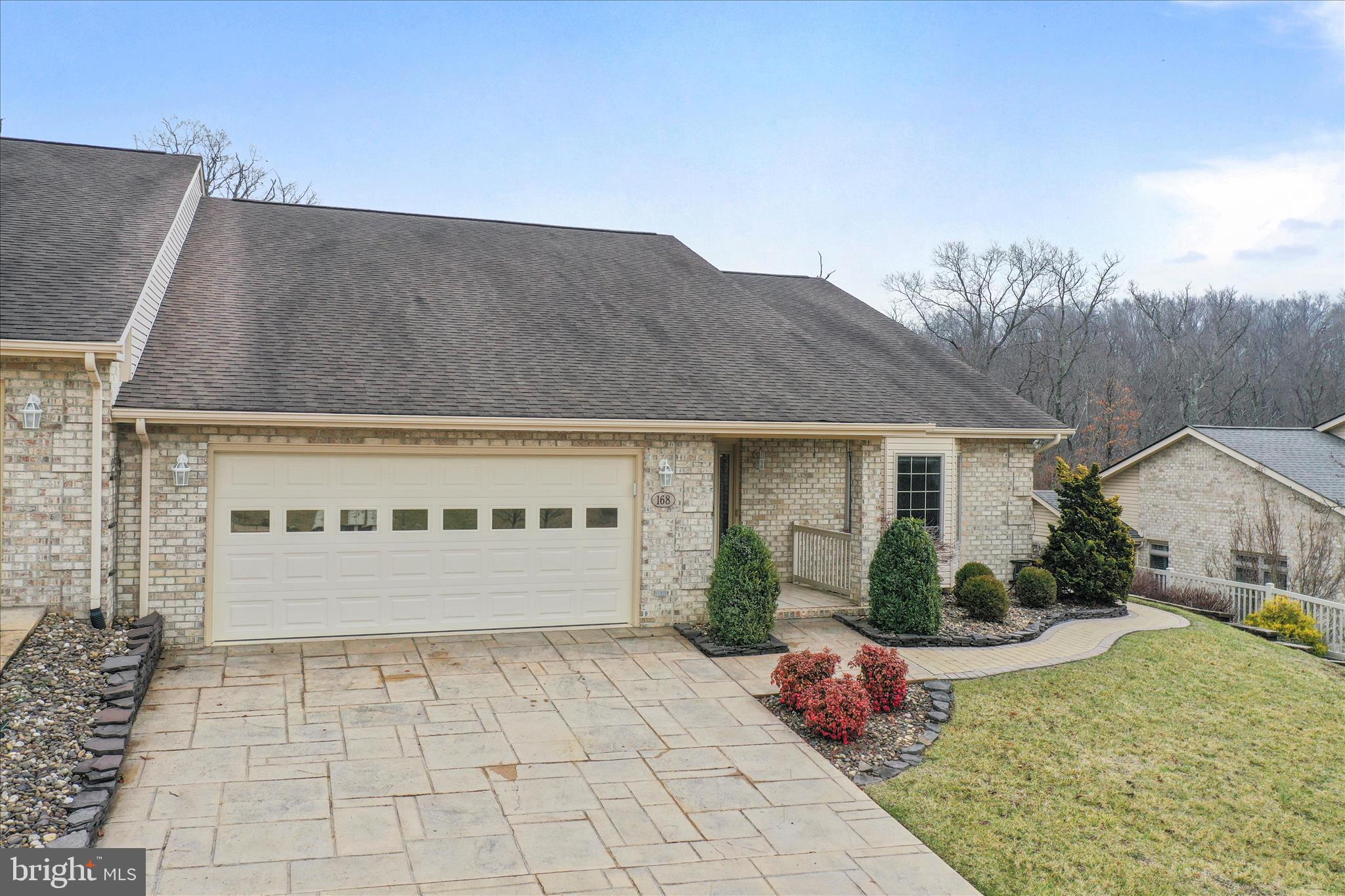 STONY POINTE - Residential