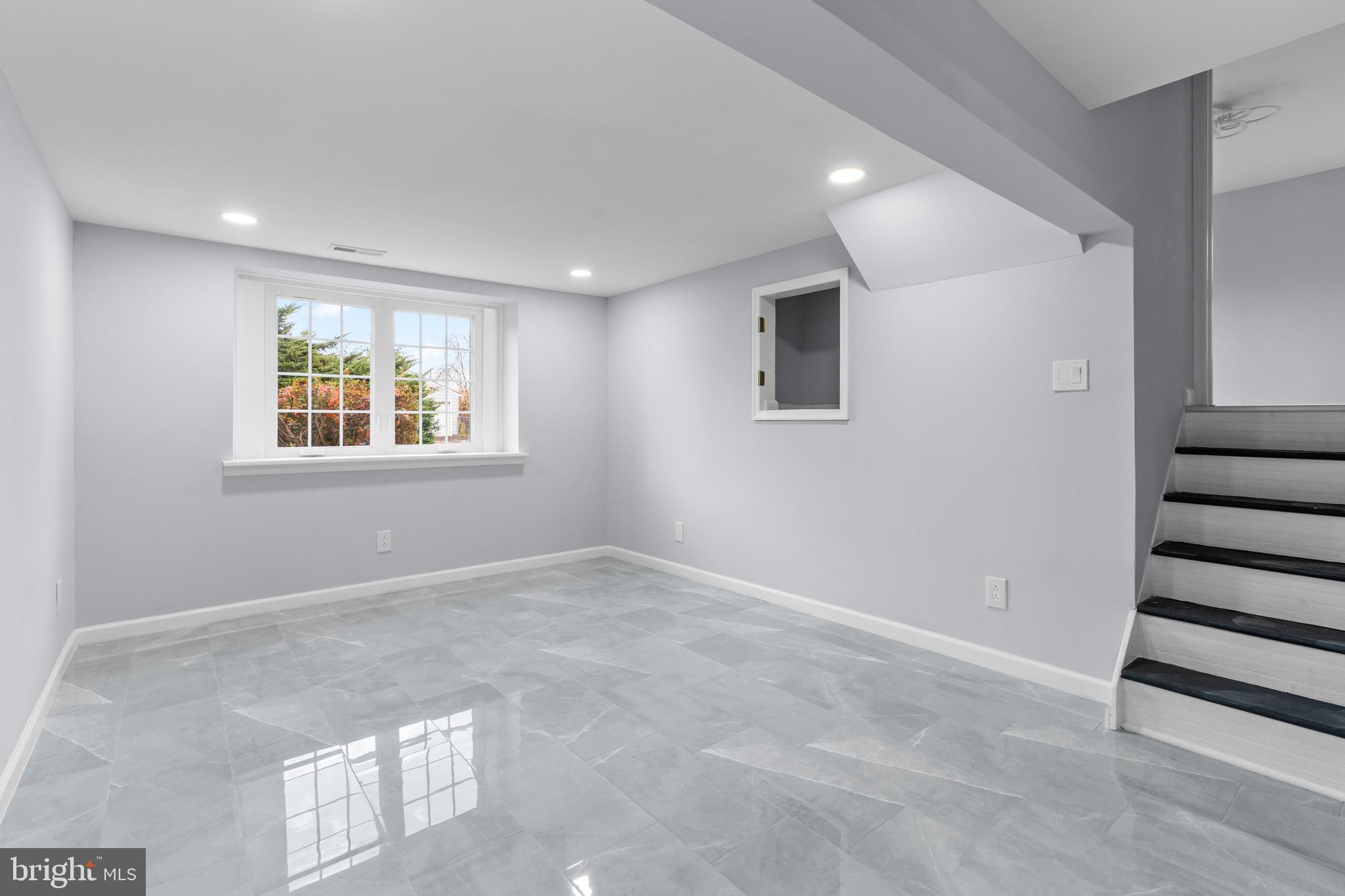 SOMERTON - Residential