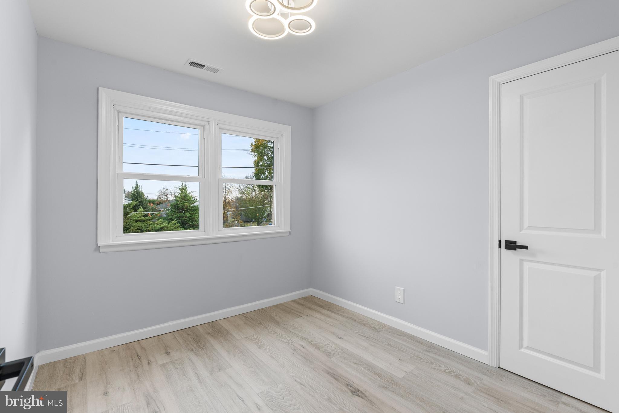 SOMERTON - Residential