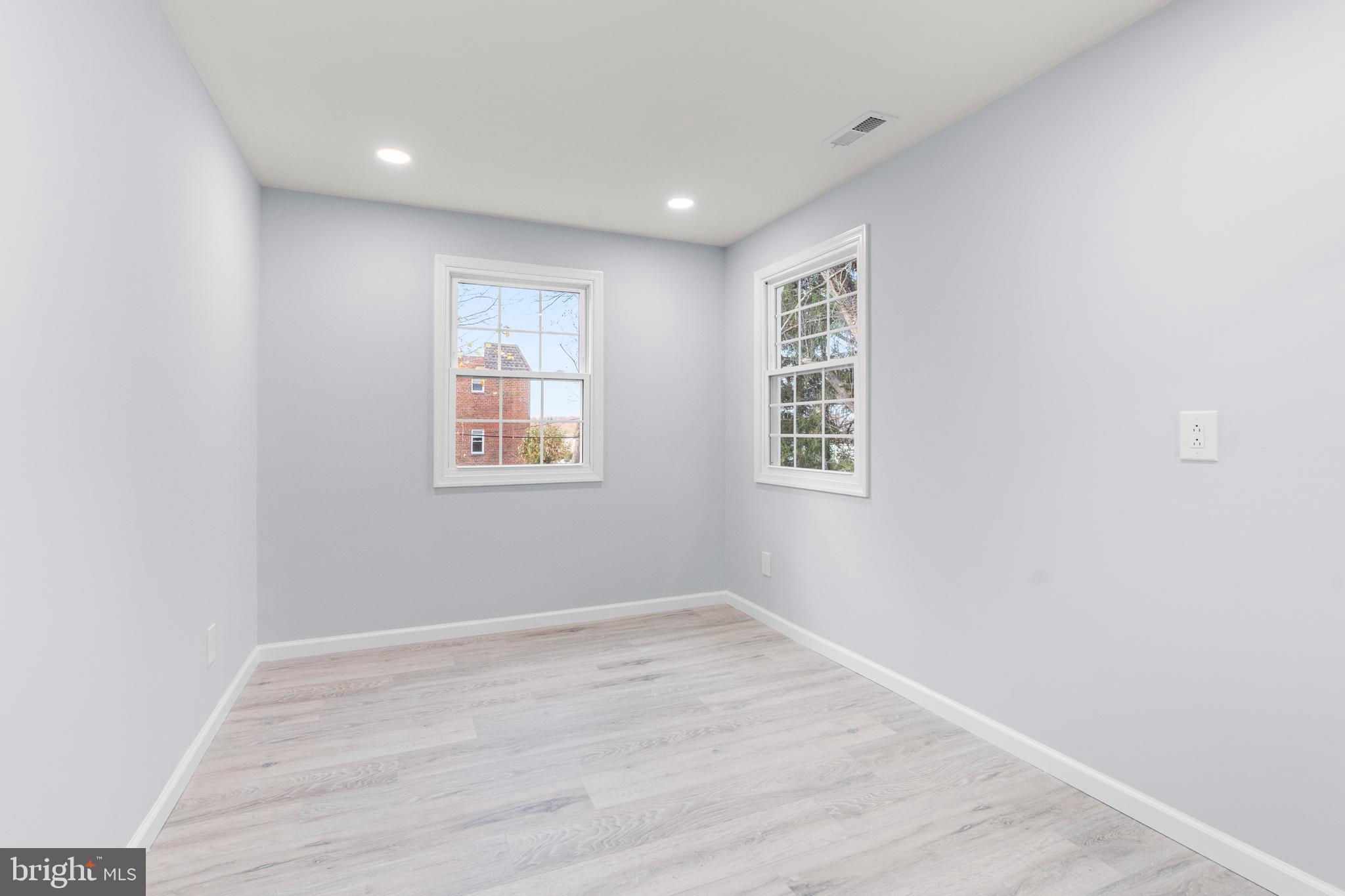 SOMERTON - Residential