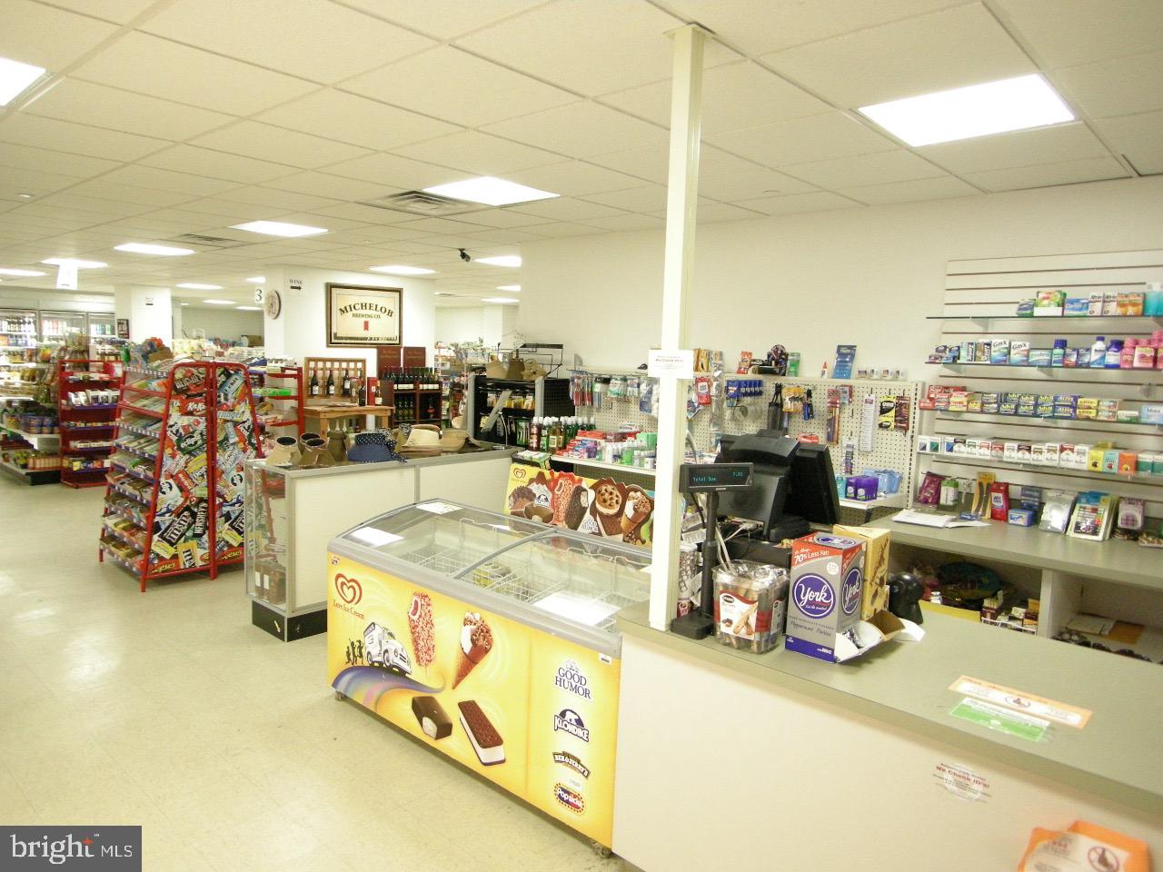 PROMENADE TOWERS - Residential