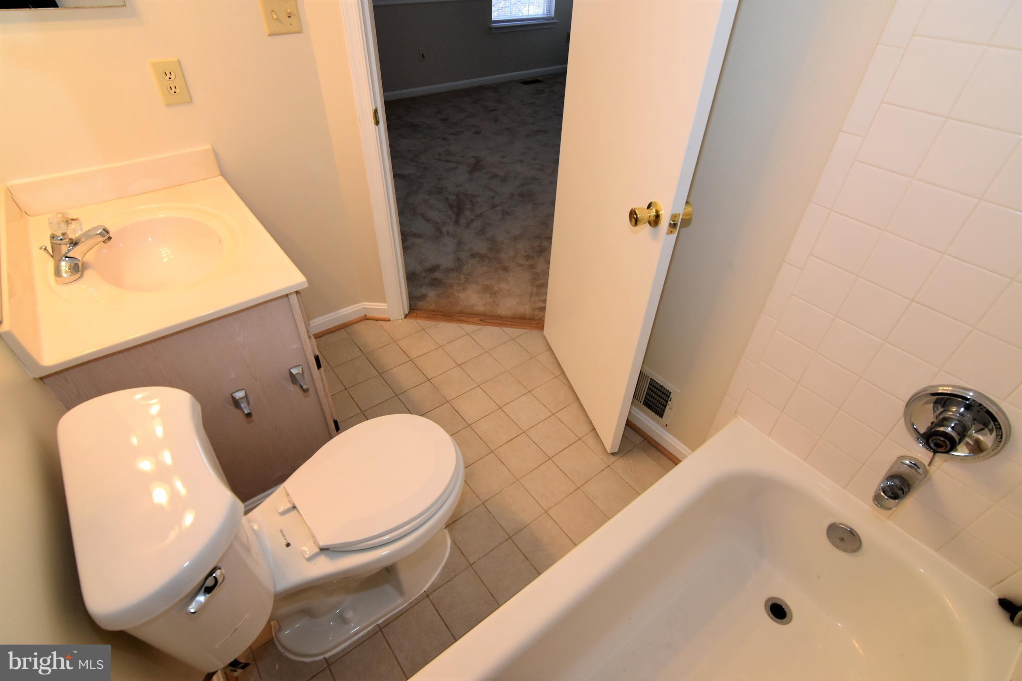 WAYSIDE VILLAGE - Residential Lease