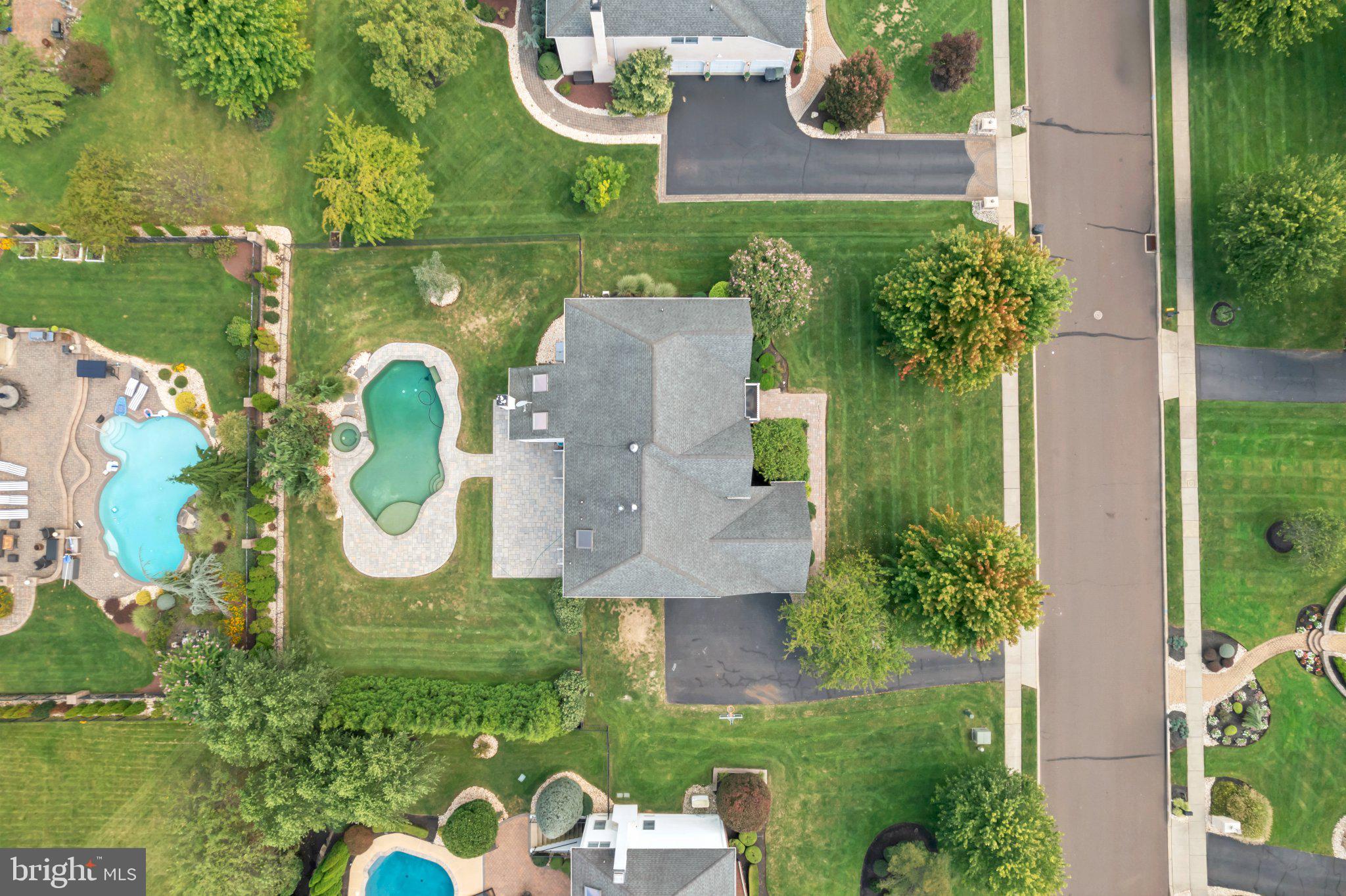 135 LIVERY DRIVE