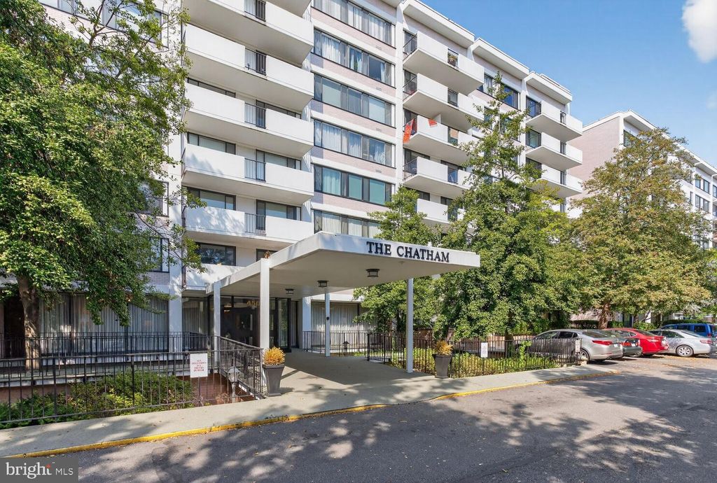 Photo of 4501 Arlington Boulevard #715, ARLINGTON, VA 22203 (MLS # VAAR2063958)