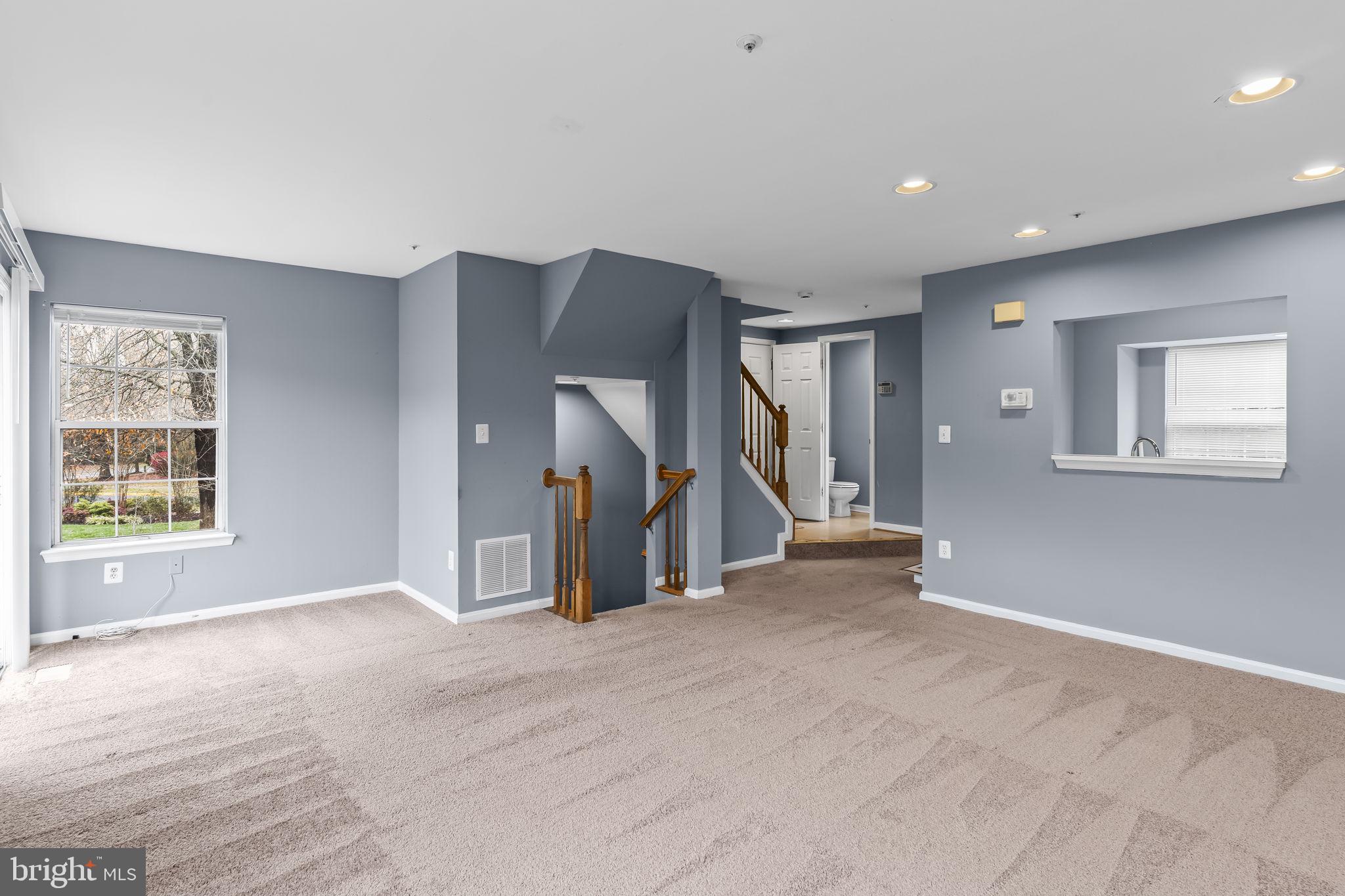 KINGS GRANT - Residential