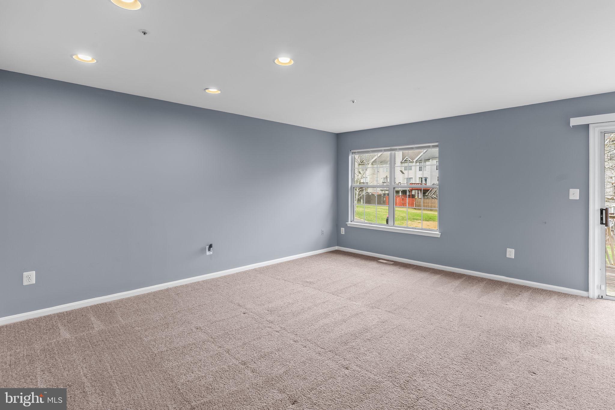 KINGS GRANT - Residential