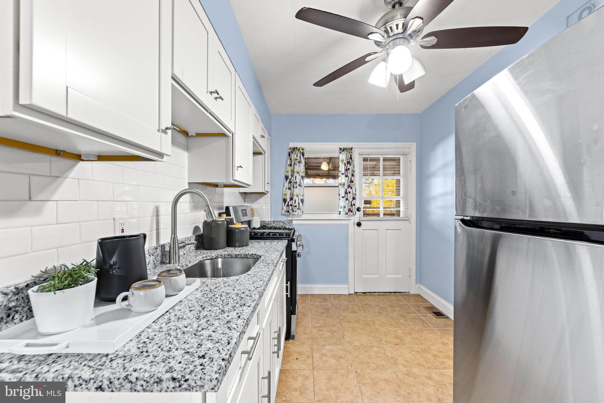 EDNOR GARDENS - LAKESIDE - Residential