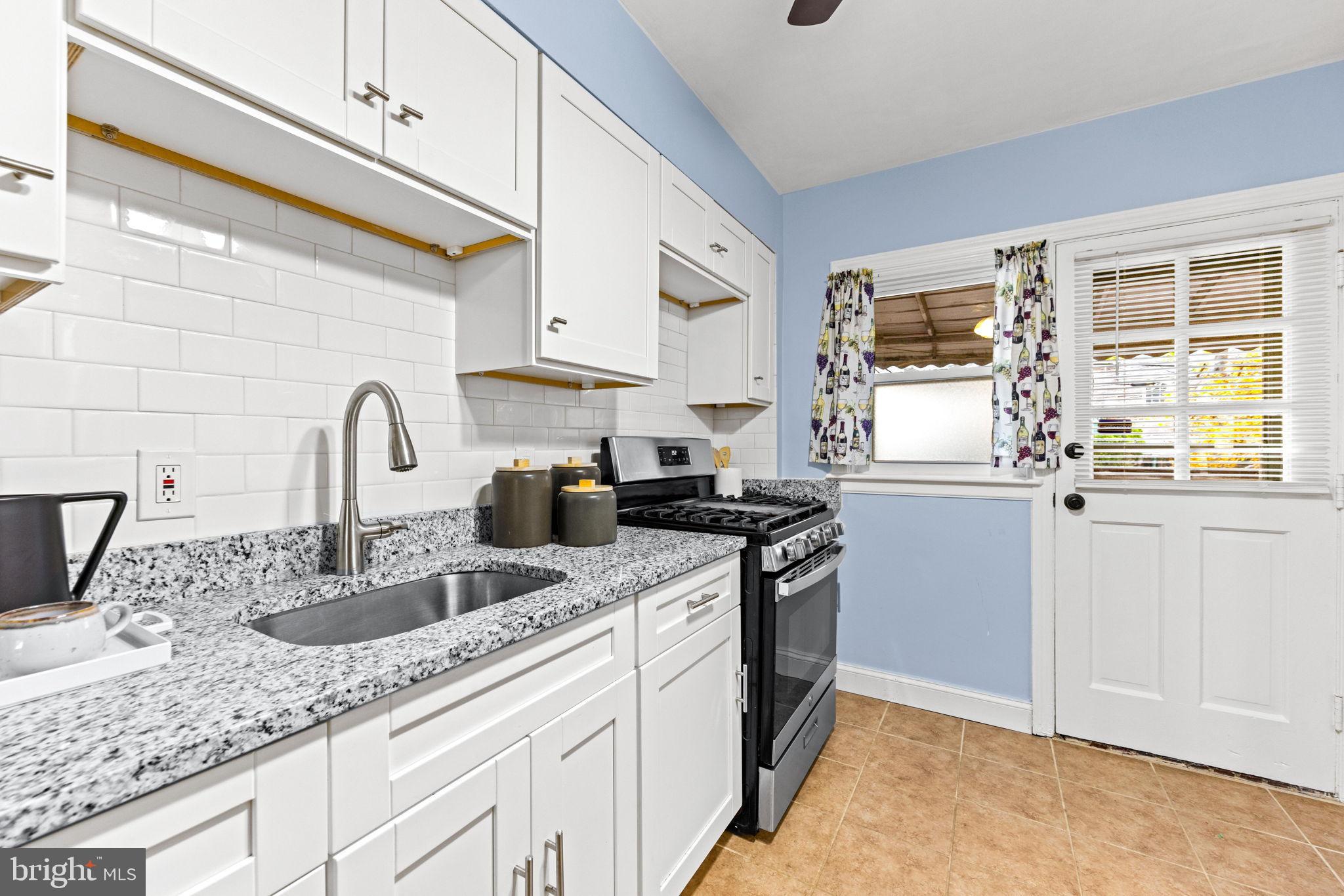 EDNOR GARDENS - LAKESIDE - Residential