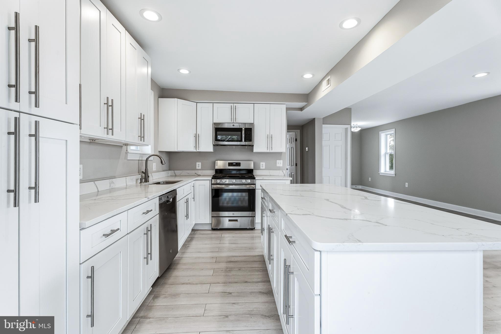 HILLENDALE PARK - Residential