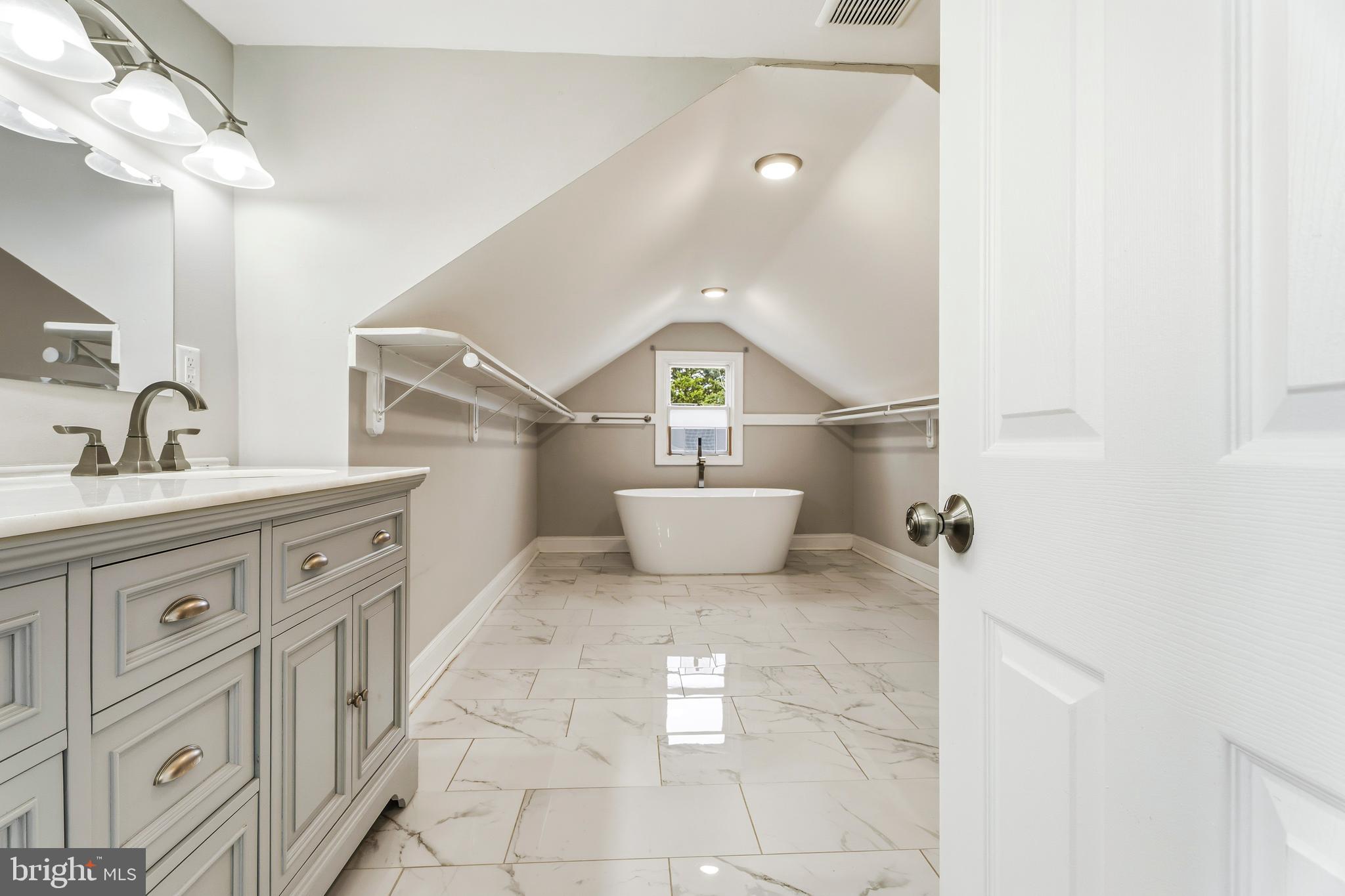 HILLENDALE PARK - Residential