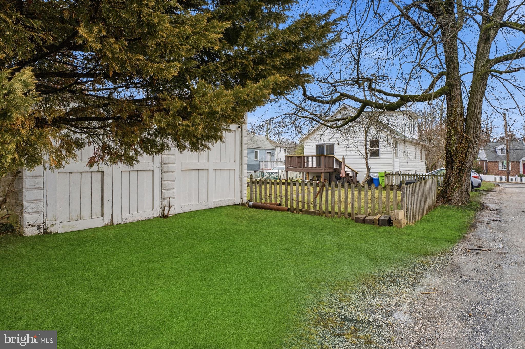 HILLENDALE PARK - Residential