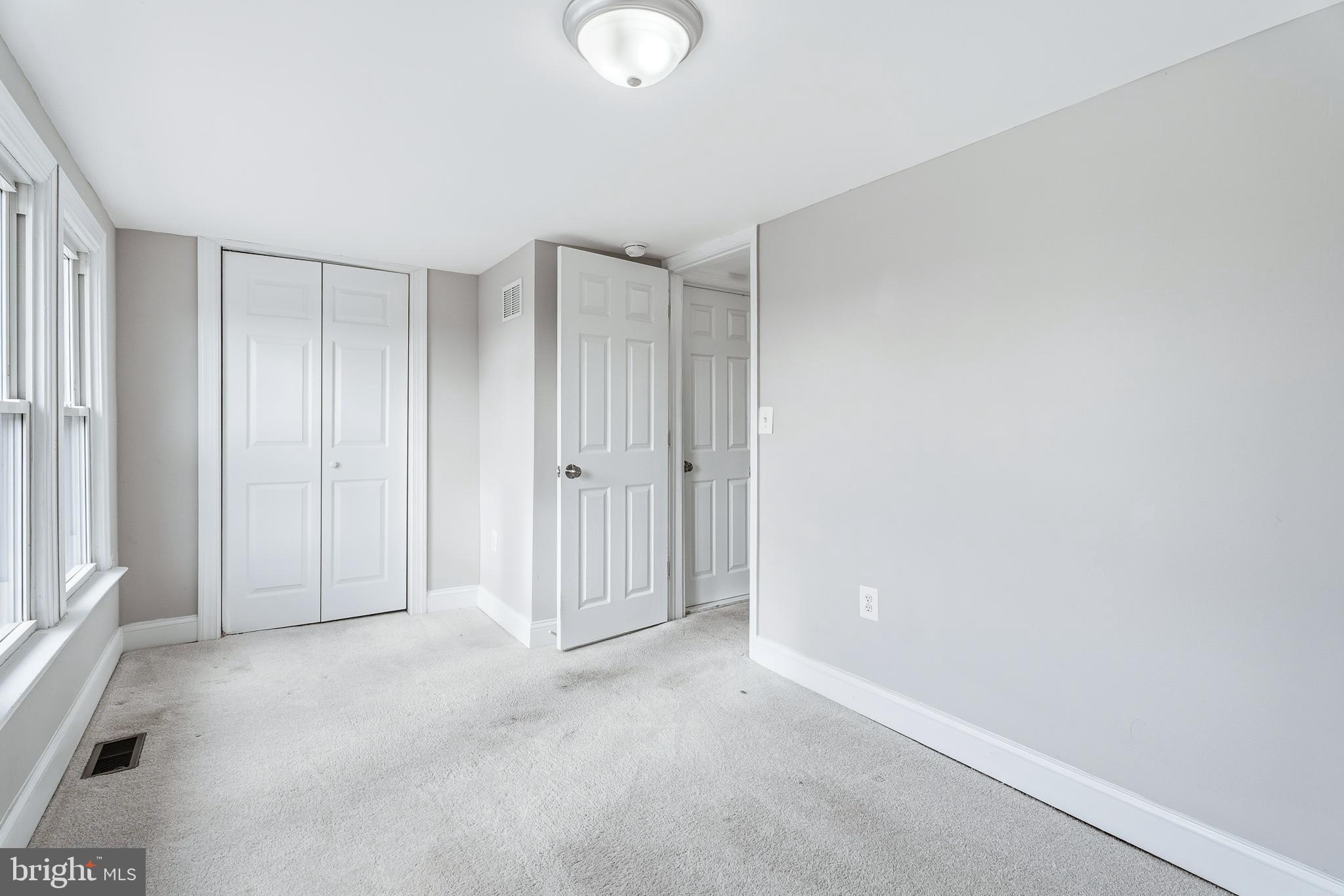 HILLENDALE PARK - Residential