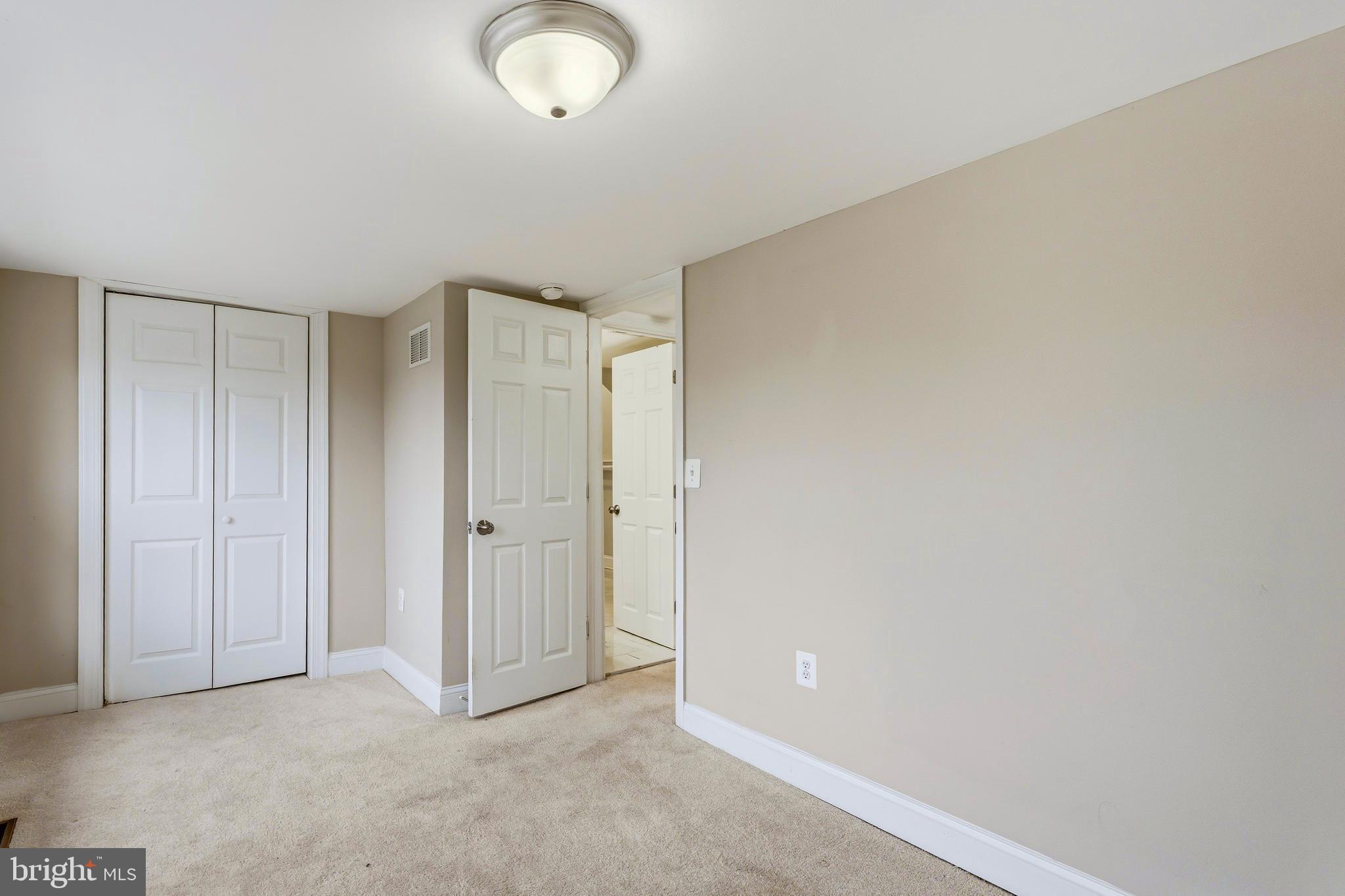 HILLENDALE PARK - Residential