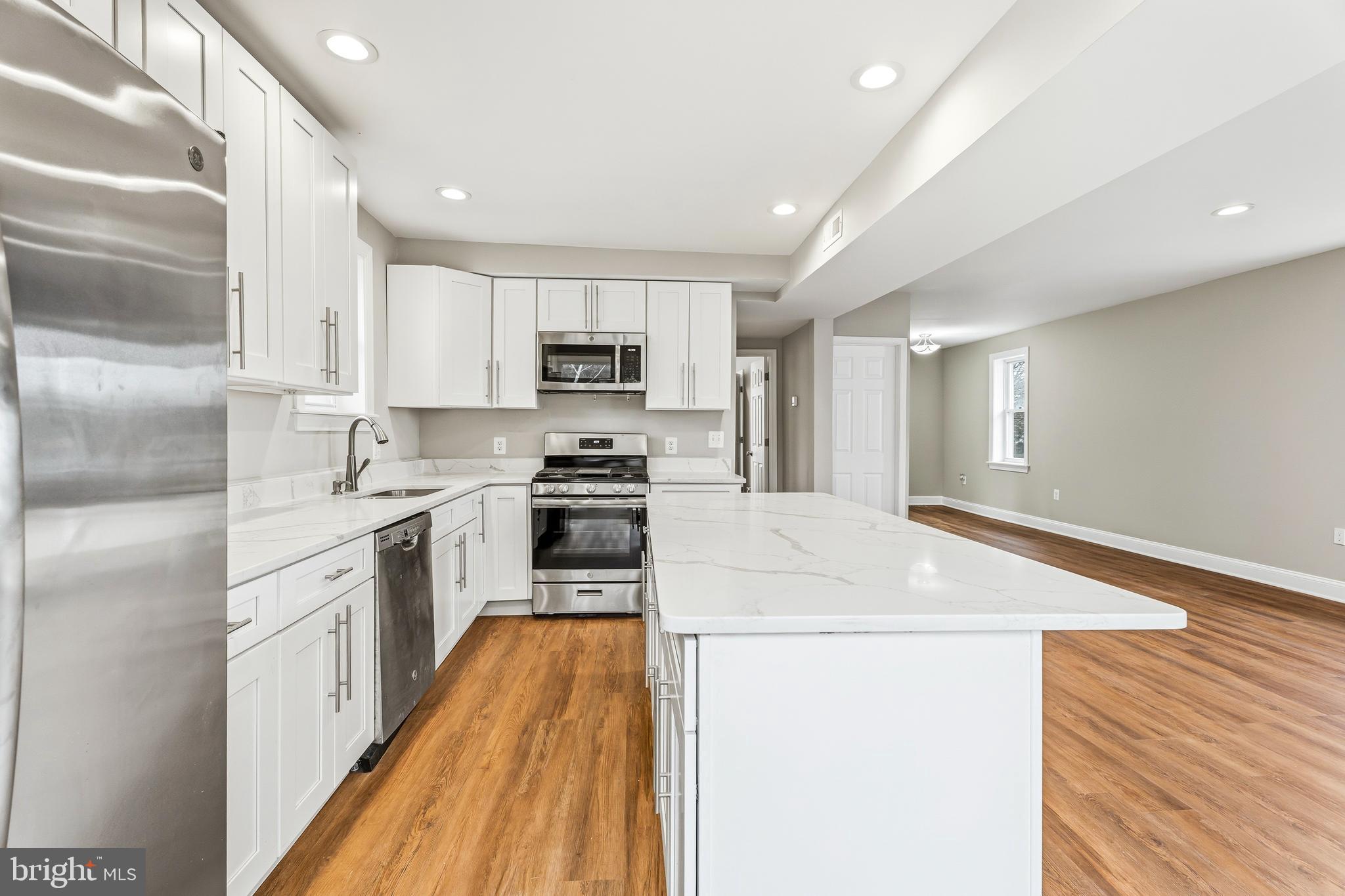 HILLENDALE PARK - Residential