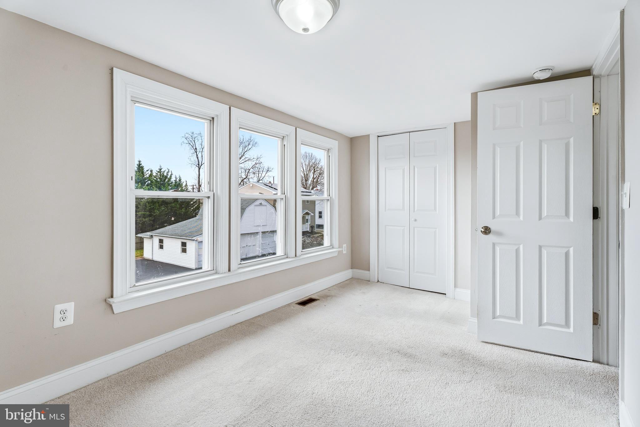 HILLENDALE PARK - Residential