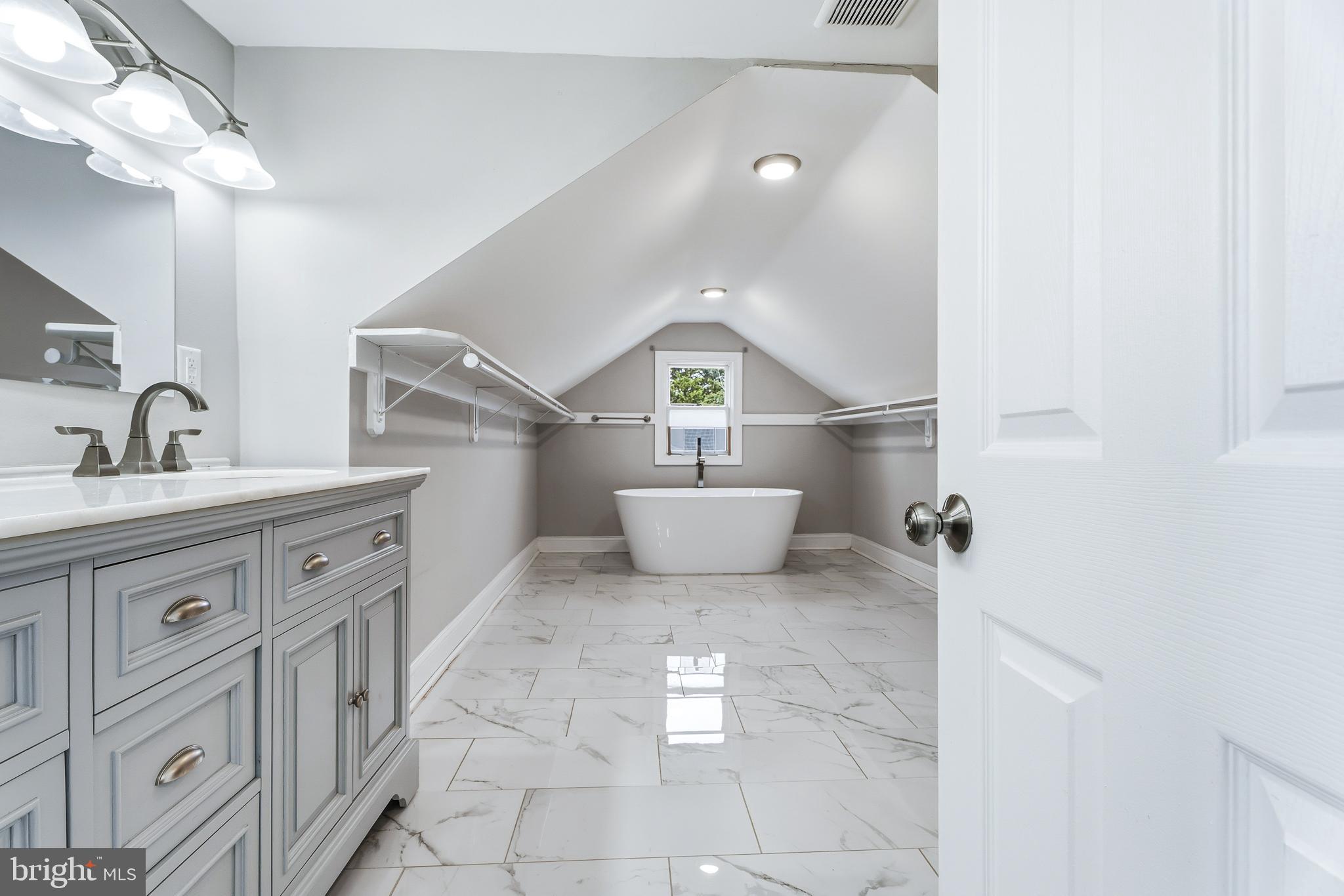 HILLENDALE PARK - Residential