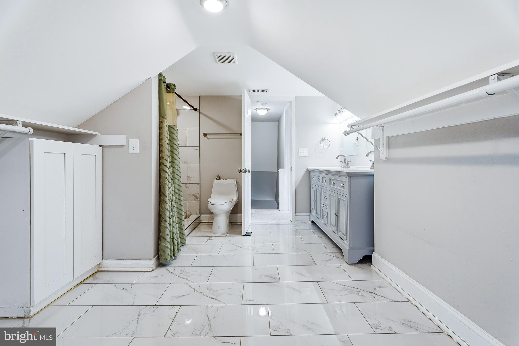 HILLENDALE PARK - Residential