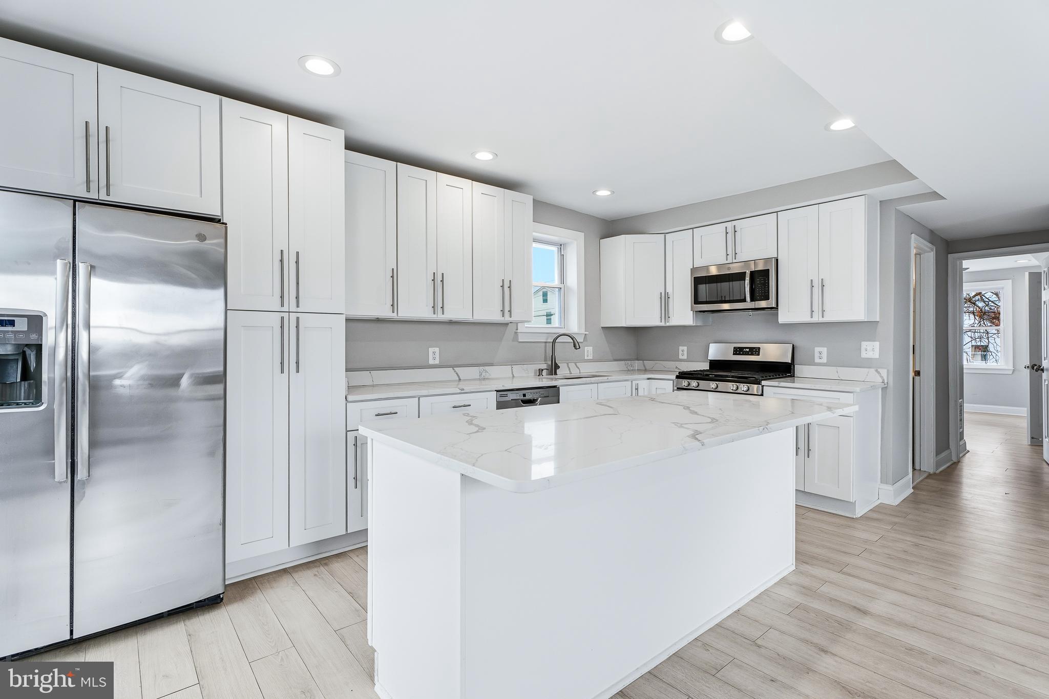 HILLENDALE PARK - Residential