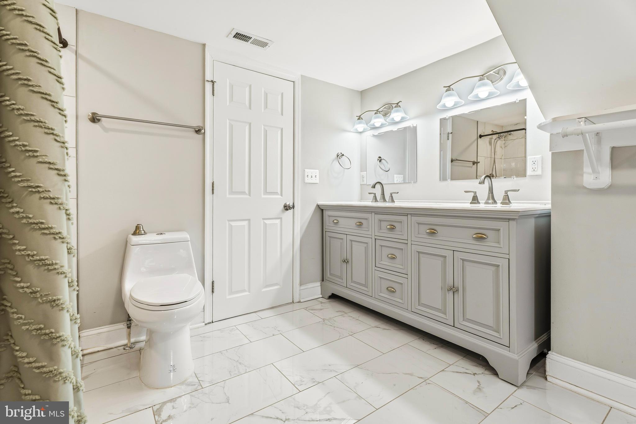 HILLENDALE PARK - Residential