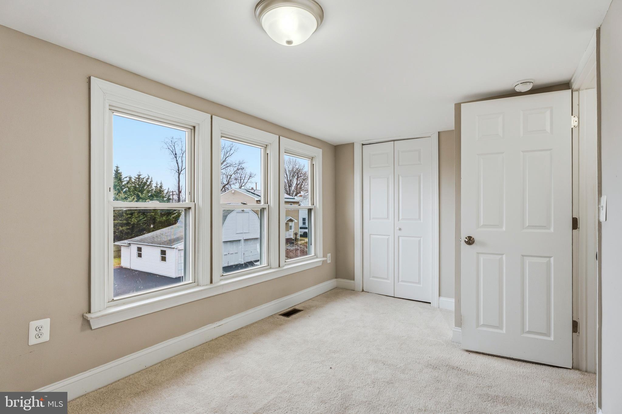 HILLENDALE PARK - Residential