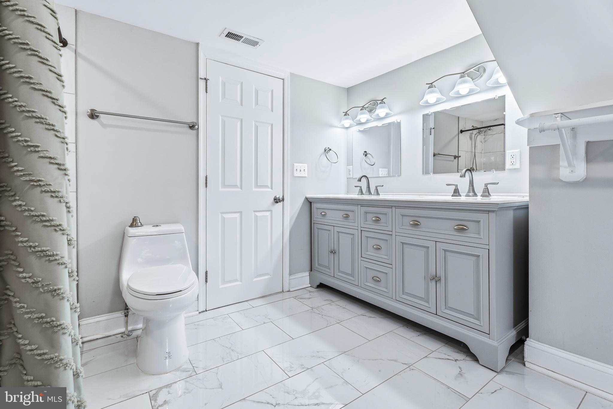 HILLENDALE PARK - Residential