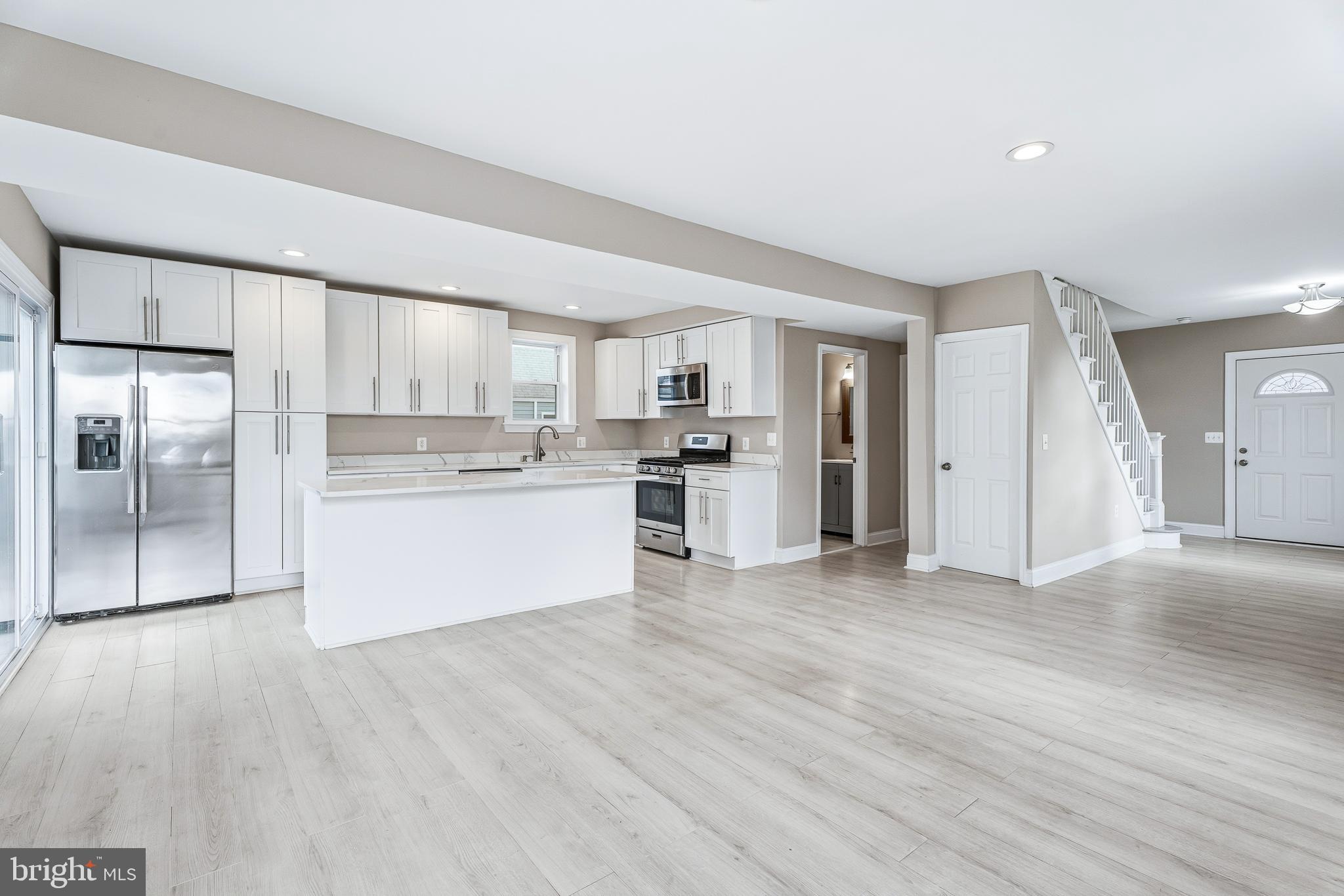 HILLENDALE PARK - Residential