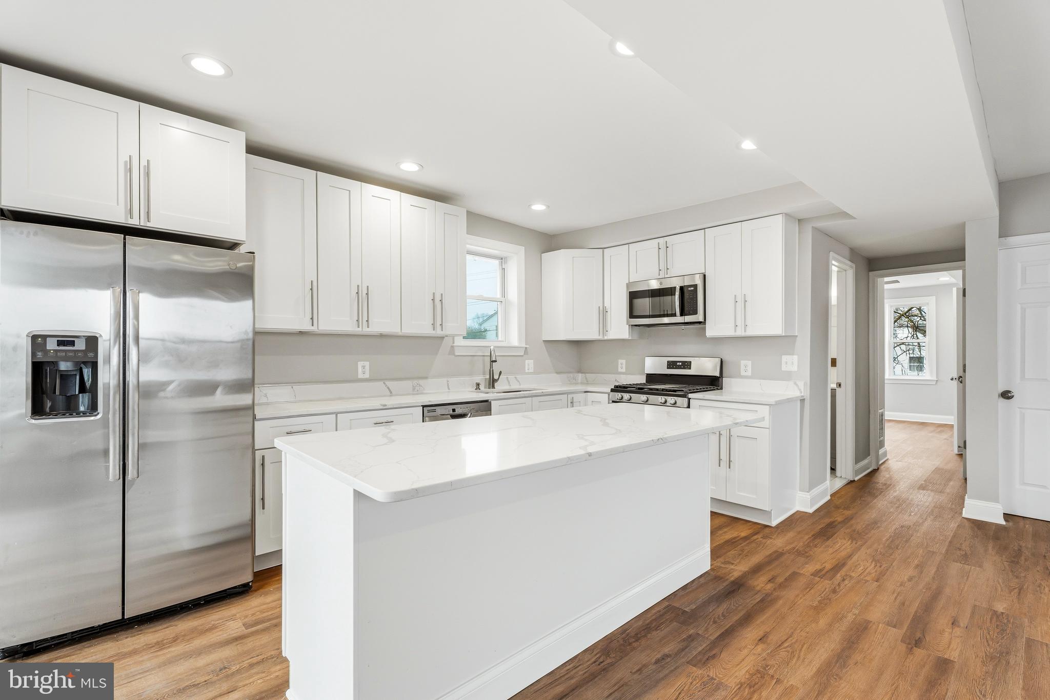 HILLENDALE PARK - Residential