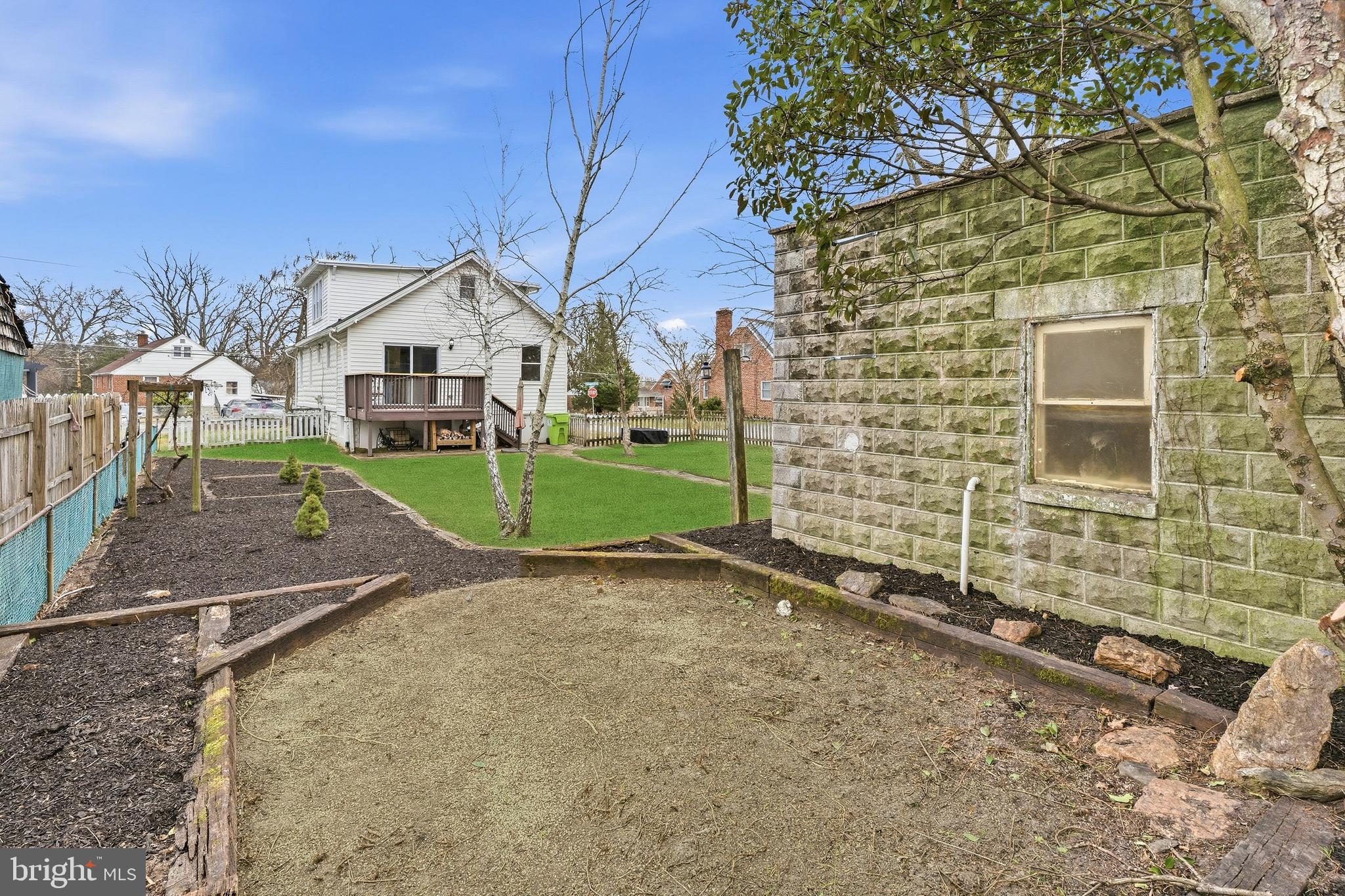 HILLENDALE PARK - Residential