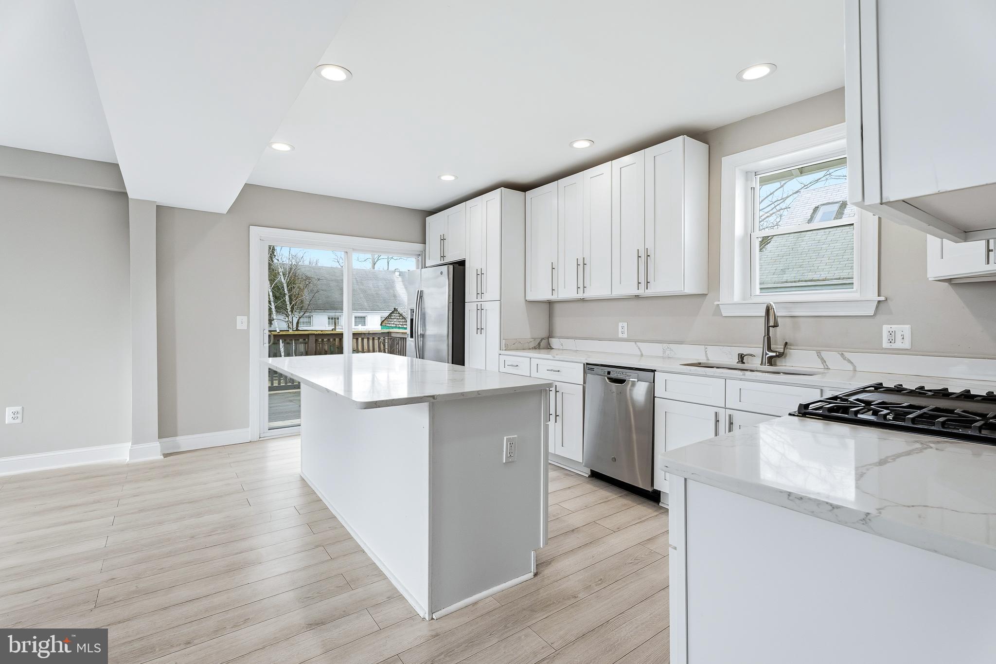 HILLENDALE PARK - Residential