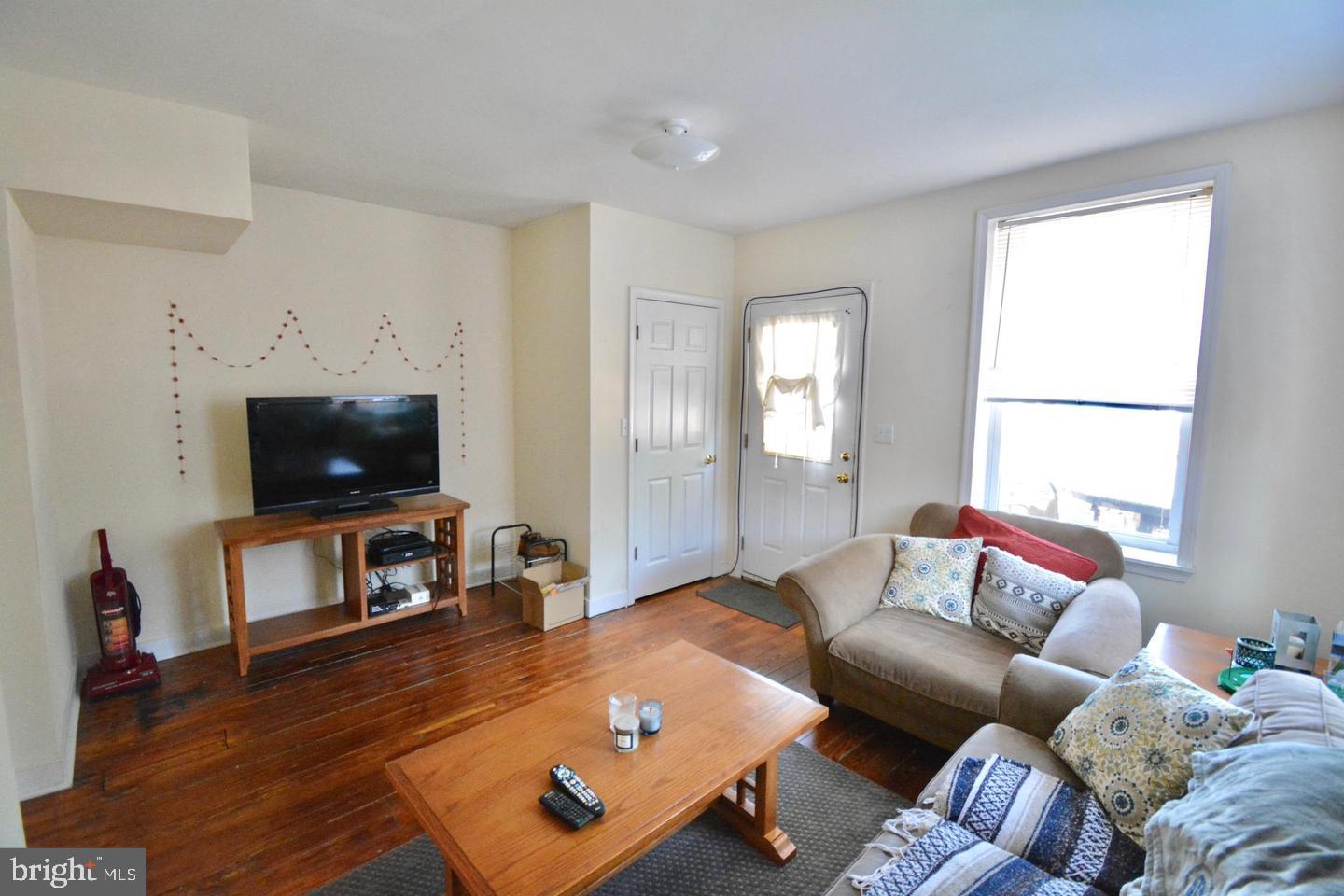 ROXBOROUGH - Residential Lease