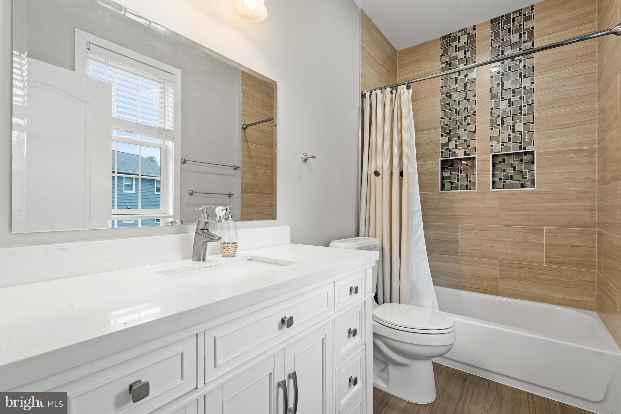 PIMMIT VIEW - Residential