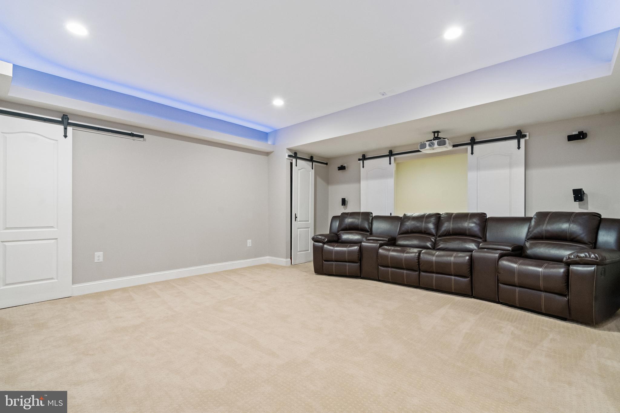 PIMMIT VIEW - Residential