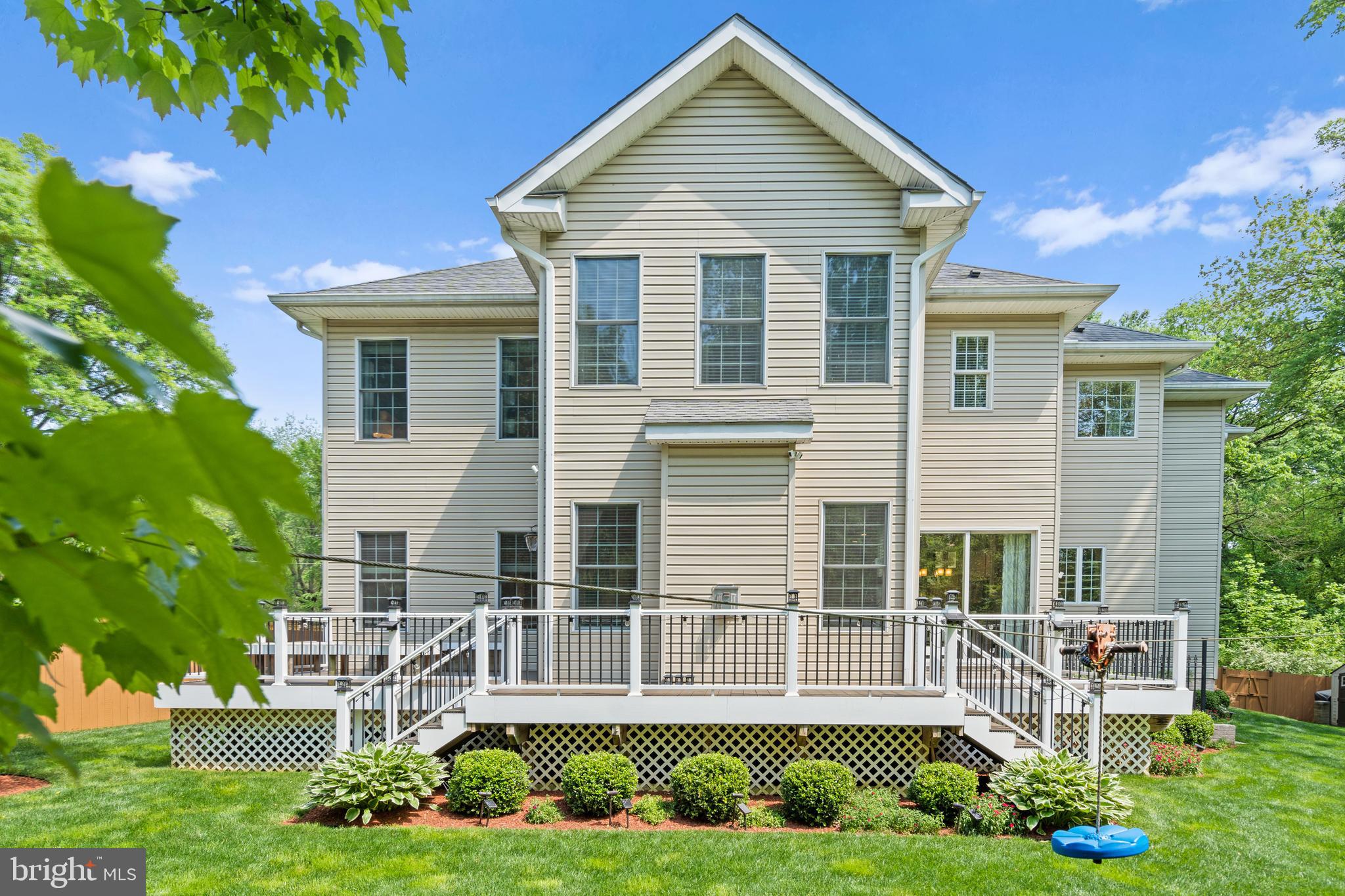 PIMMIT VIEW - Residential