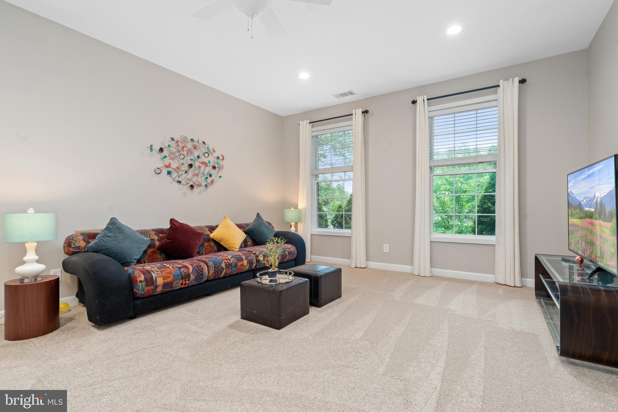 PIMMIT VIEW - Residential