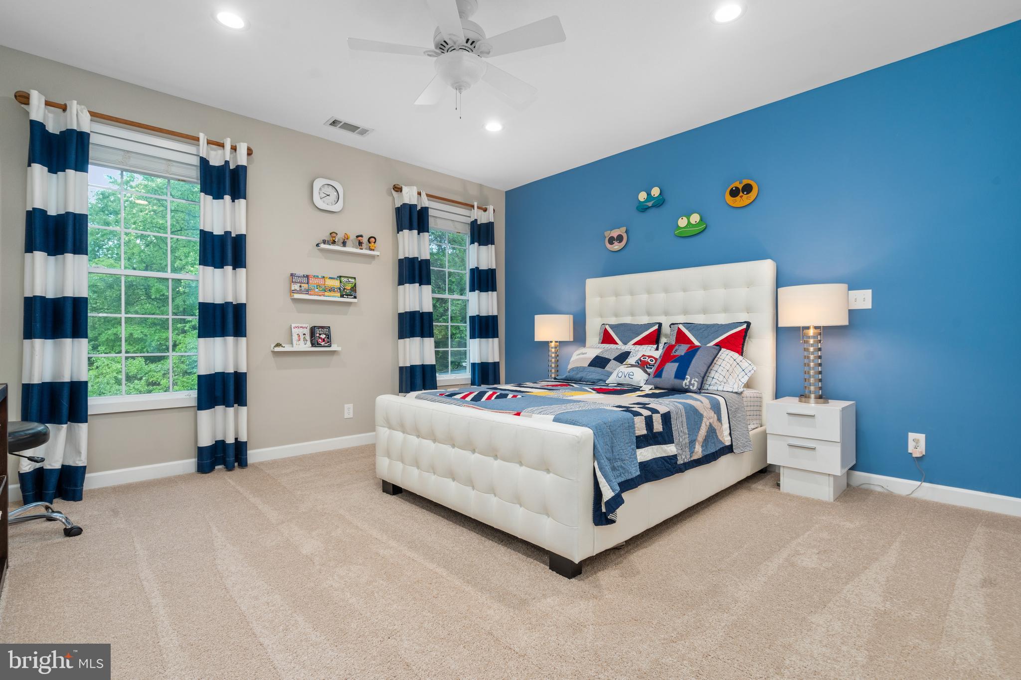 PIMMIT VIEW - Residential